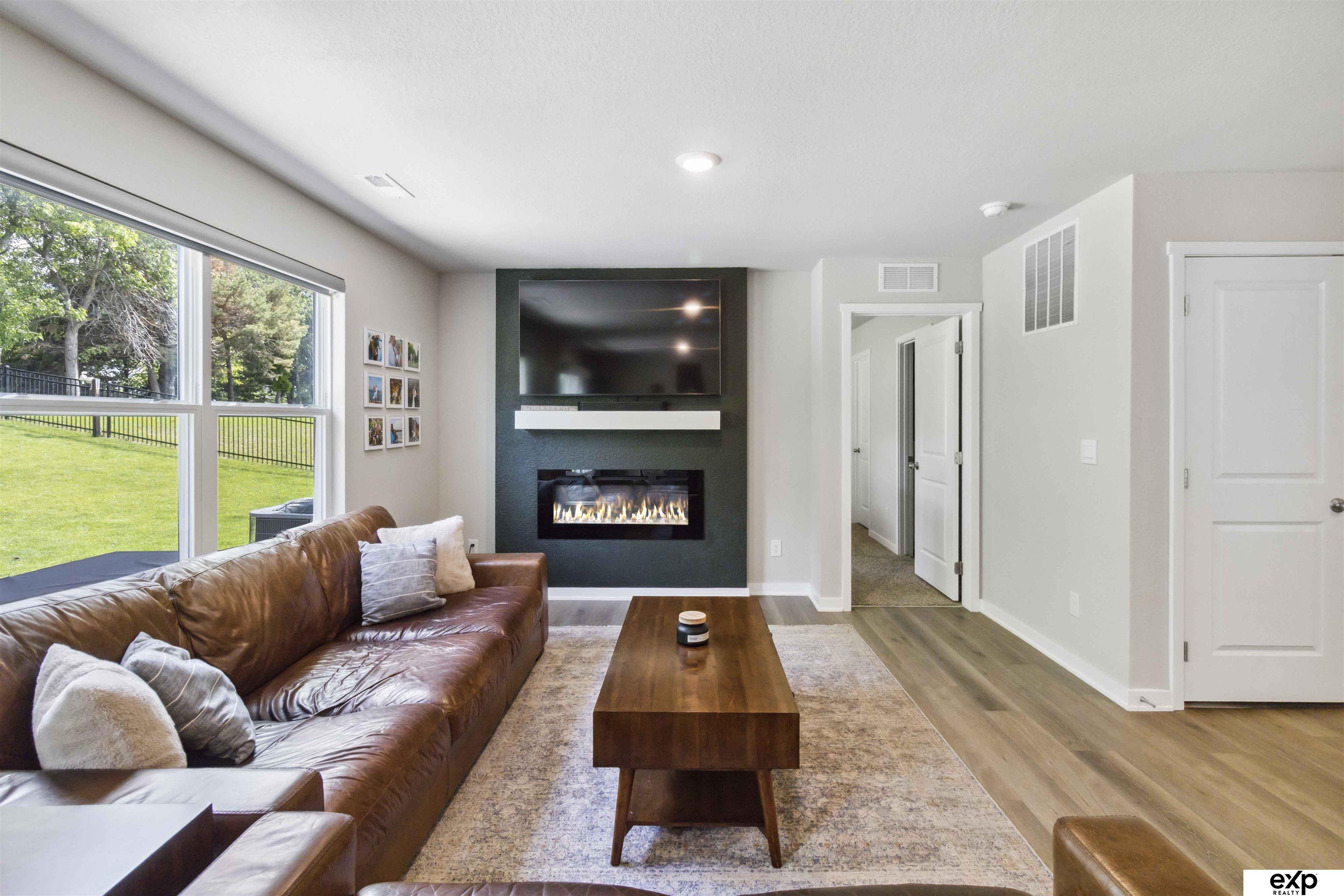 17712 Hampton Drive, Omaha, Nebraska image 13