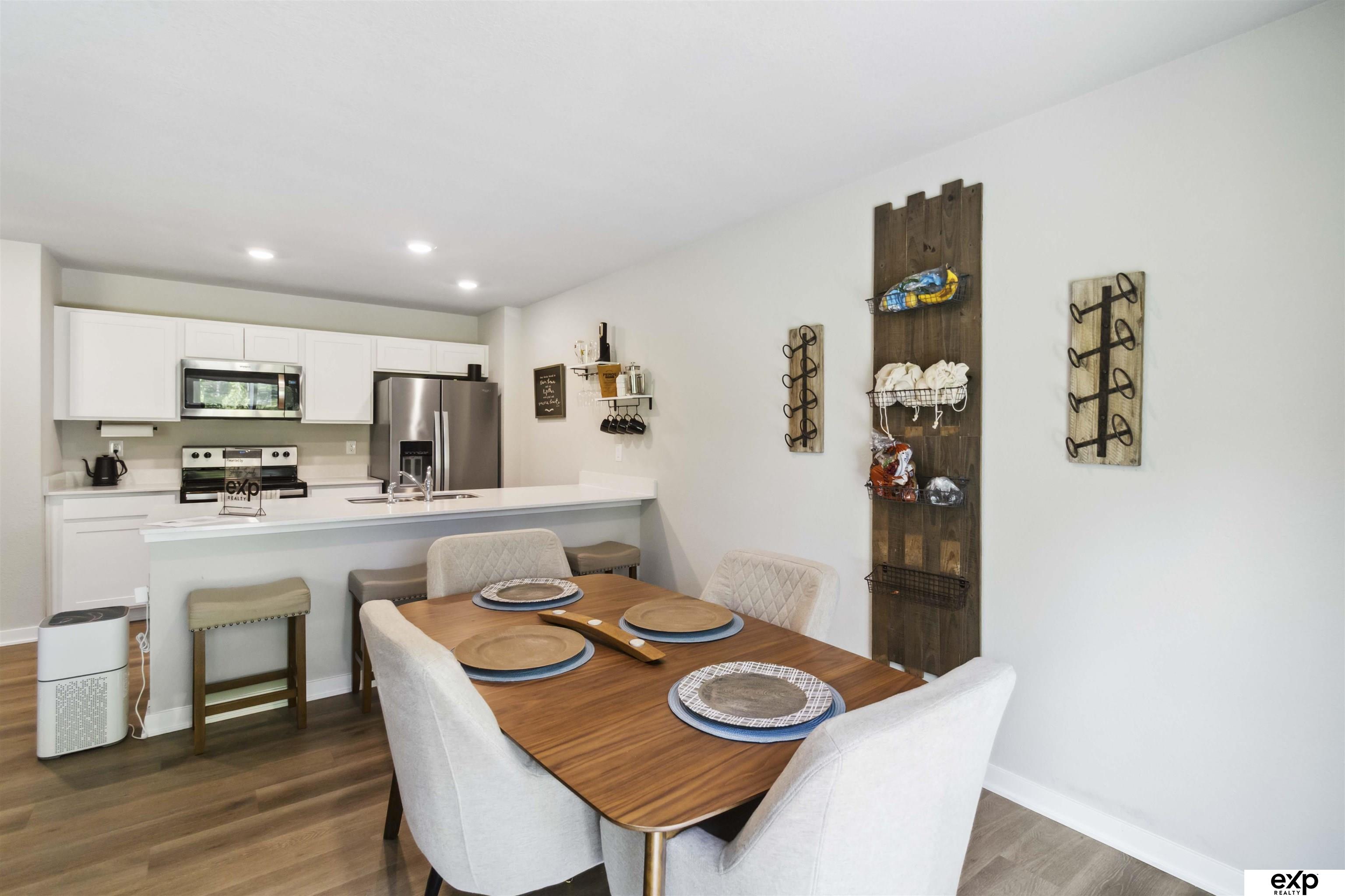 17712 Hampton Drive, Omaha, Nebraska image 4