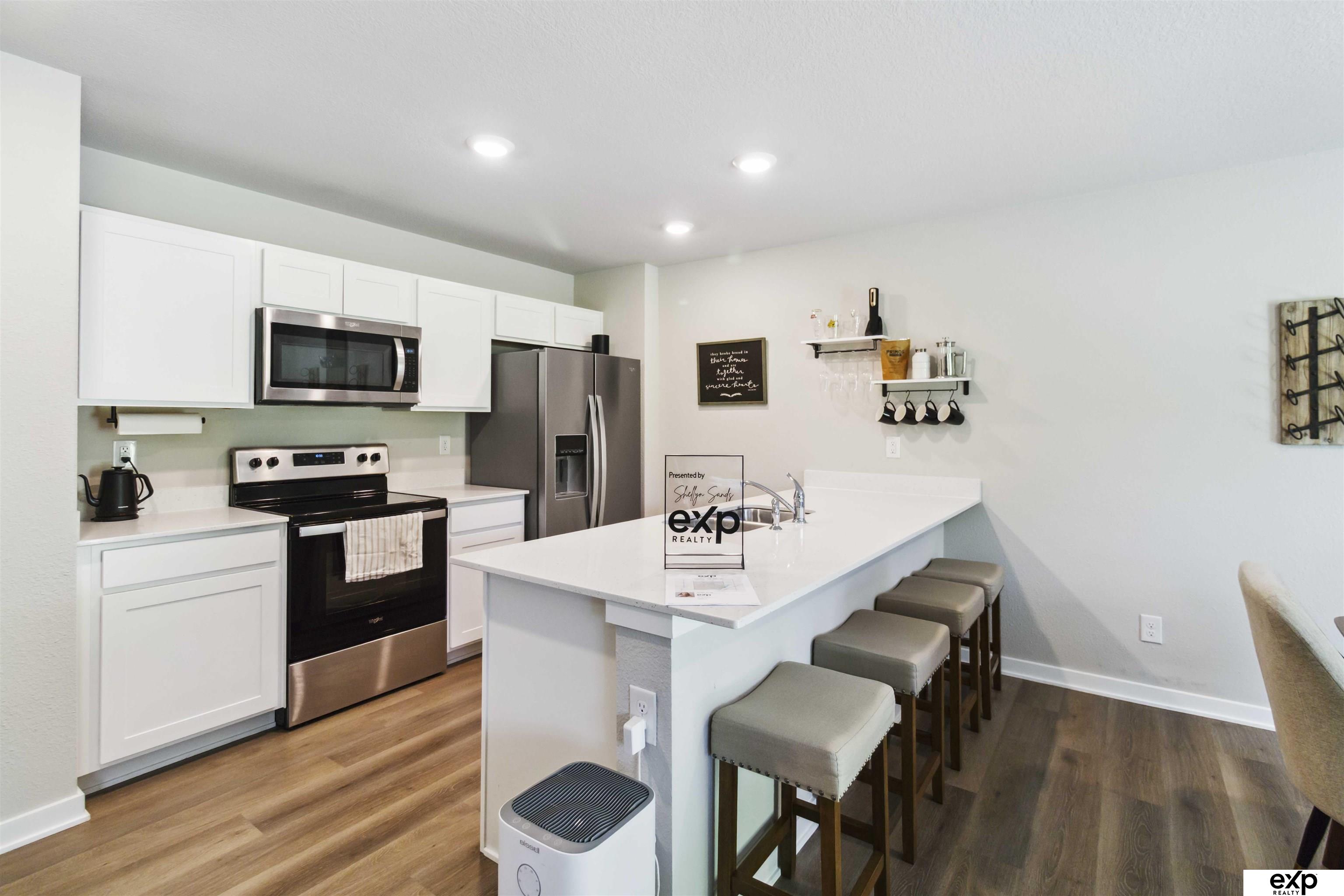 17712 Hampton Drive, Omaha, Nebraska image 9