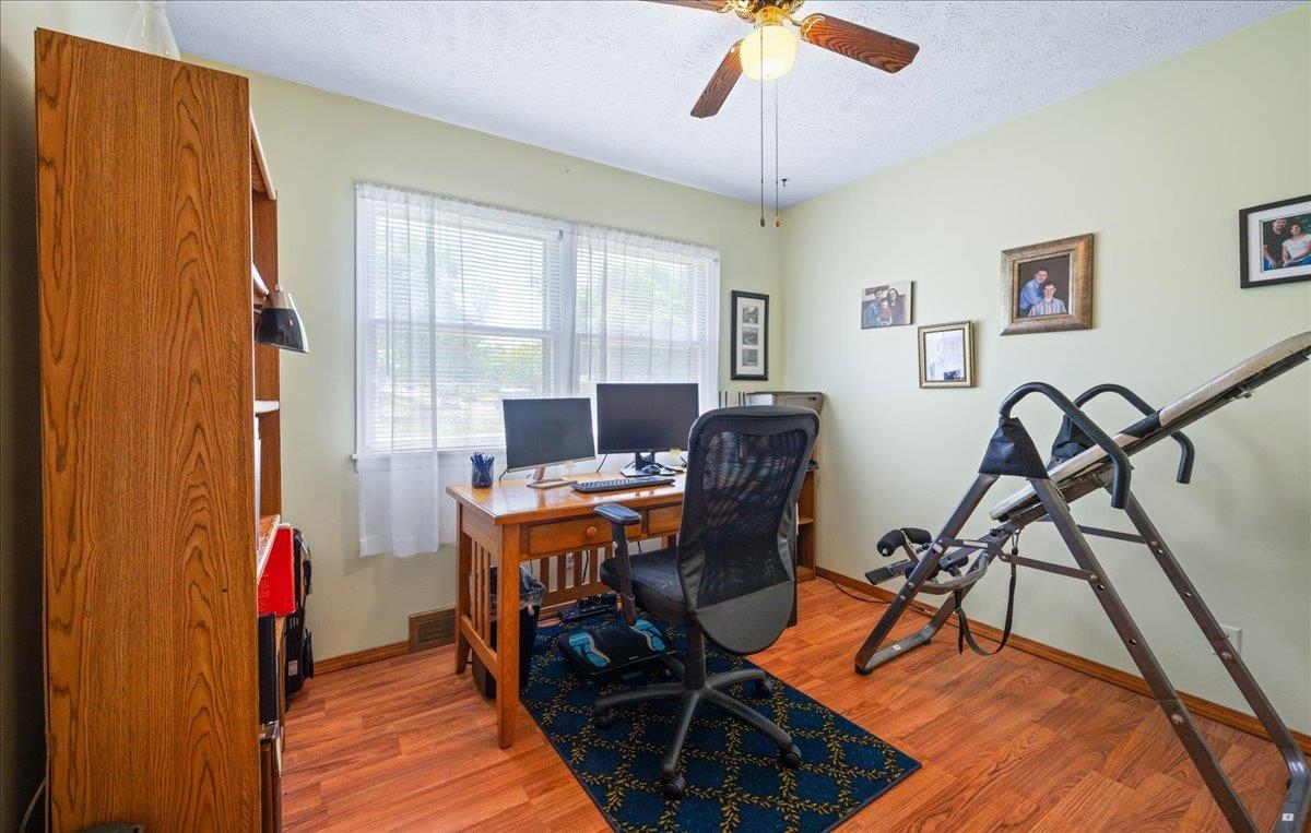 6070 Buckingham Avenue, Omaha, Nebraska image 9
