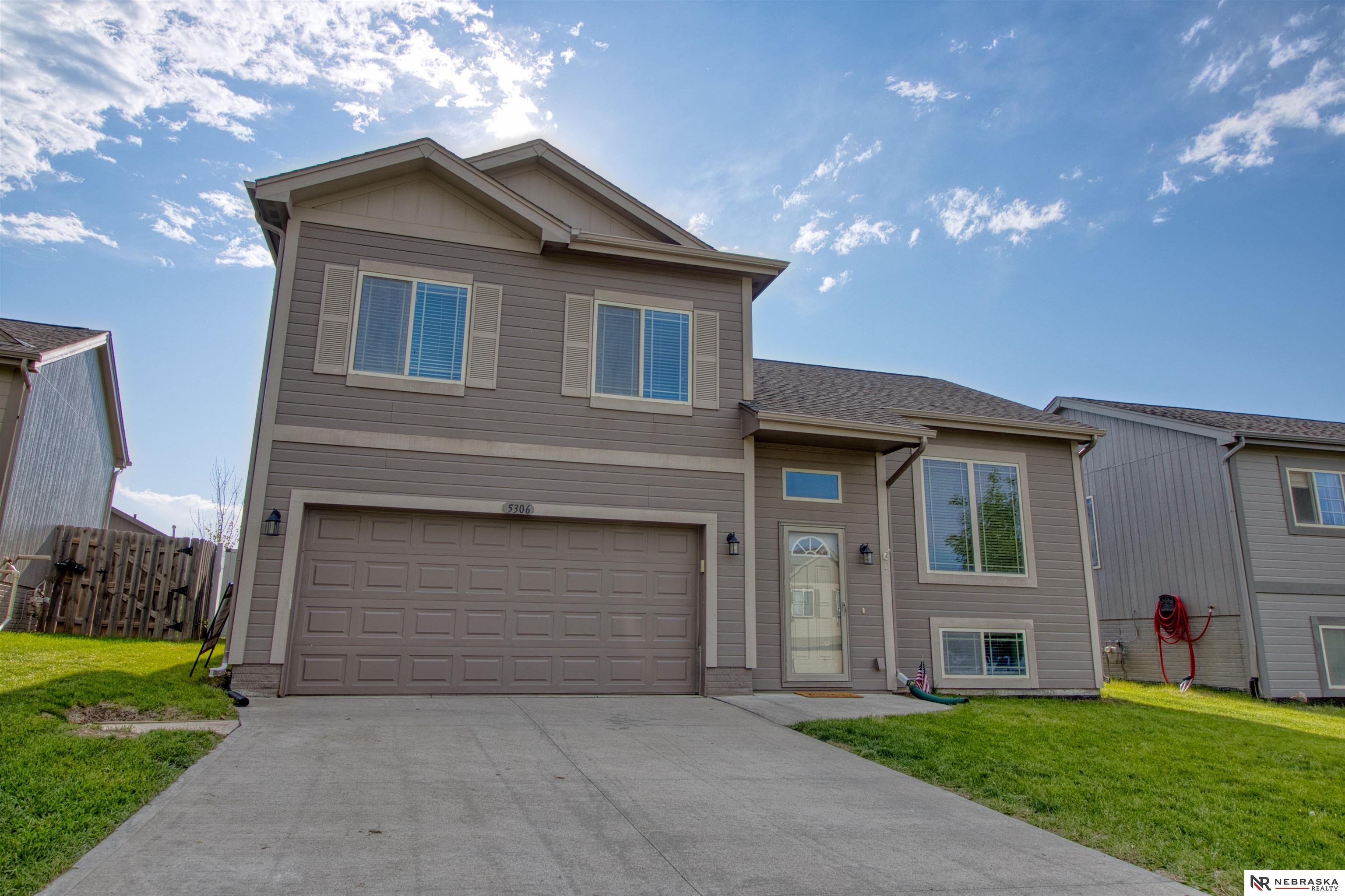 5306 S 195th Street, Omaha