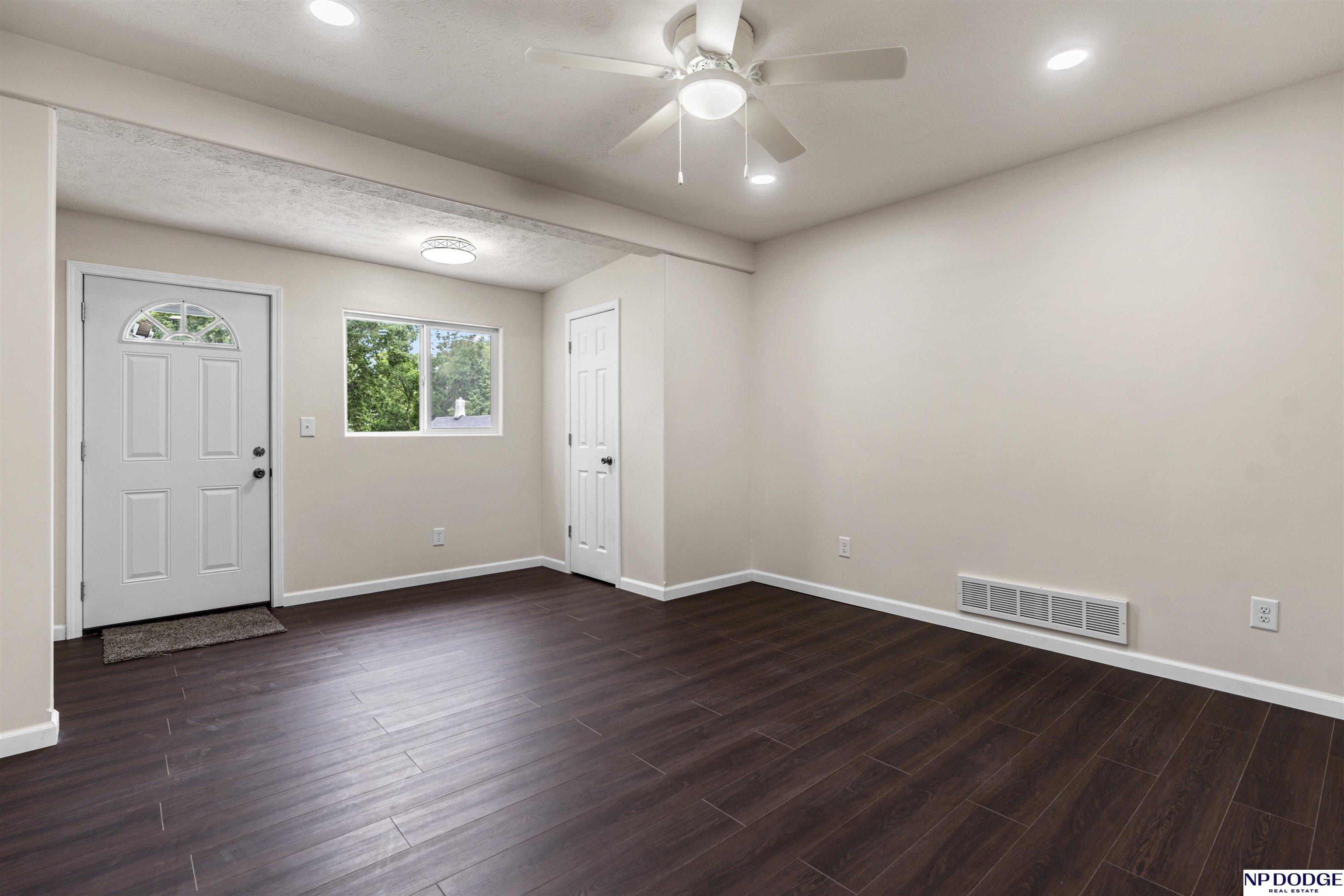 5437 S 18th Street, Omaha, Nebraska image 2