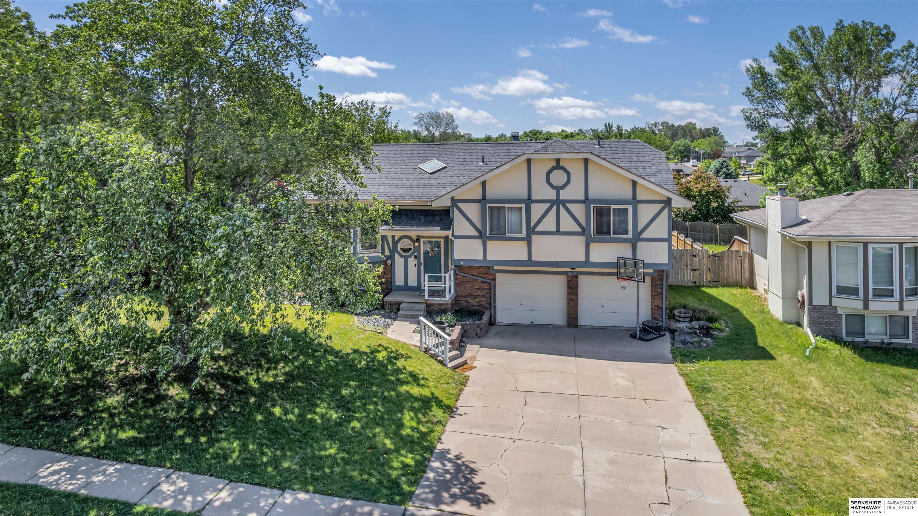 3507 Lookingglass Drive, Bellevue, Nebraska image 1