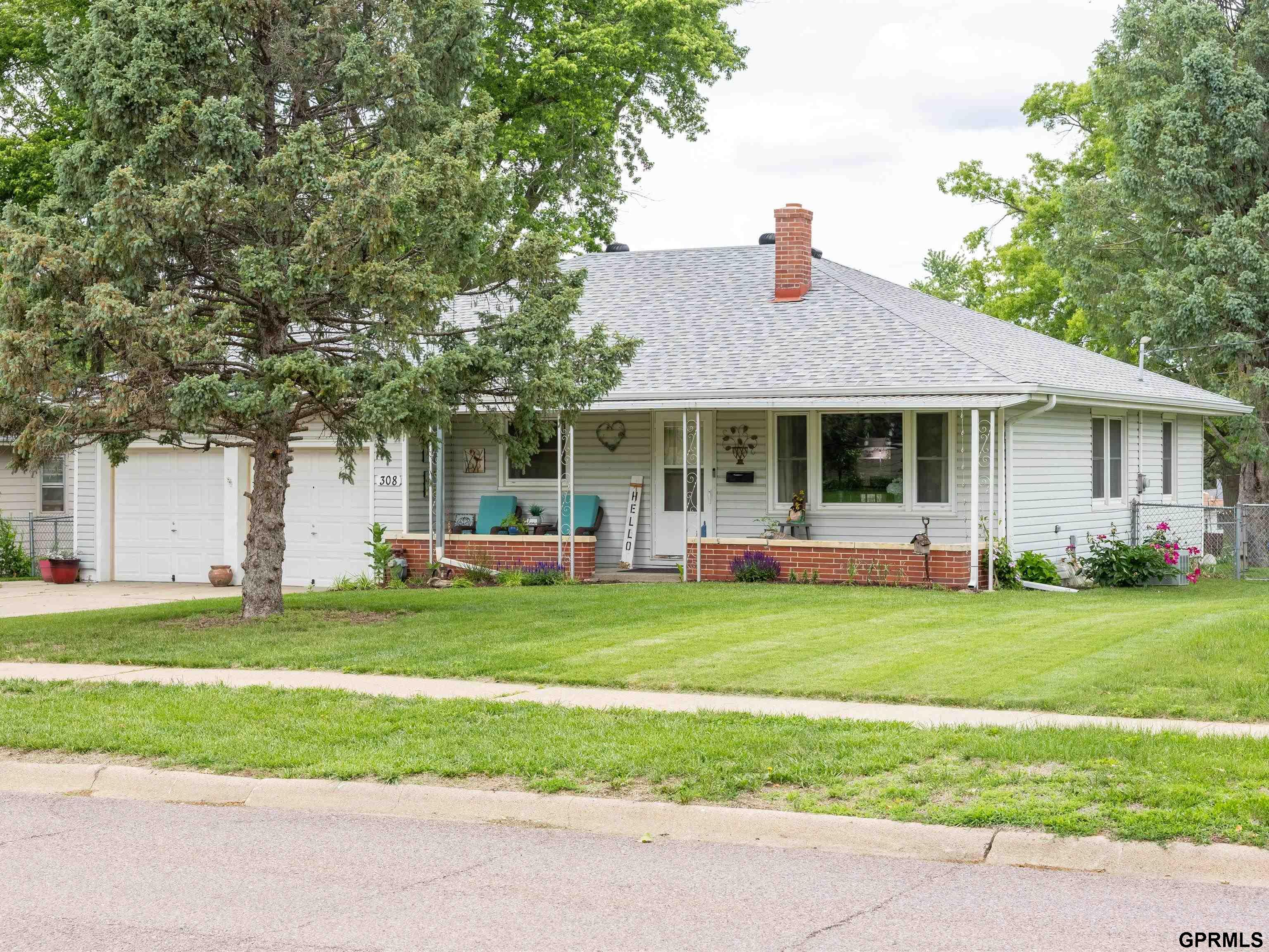 308 Crest Road, Papillion, Nebraska image 1