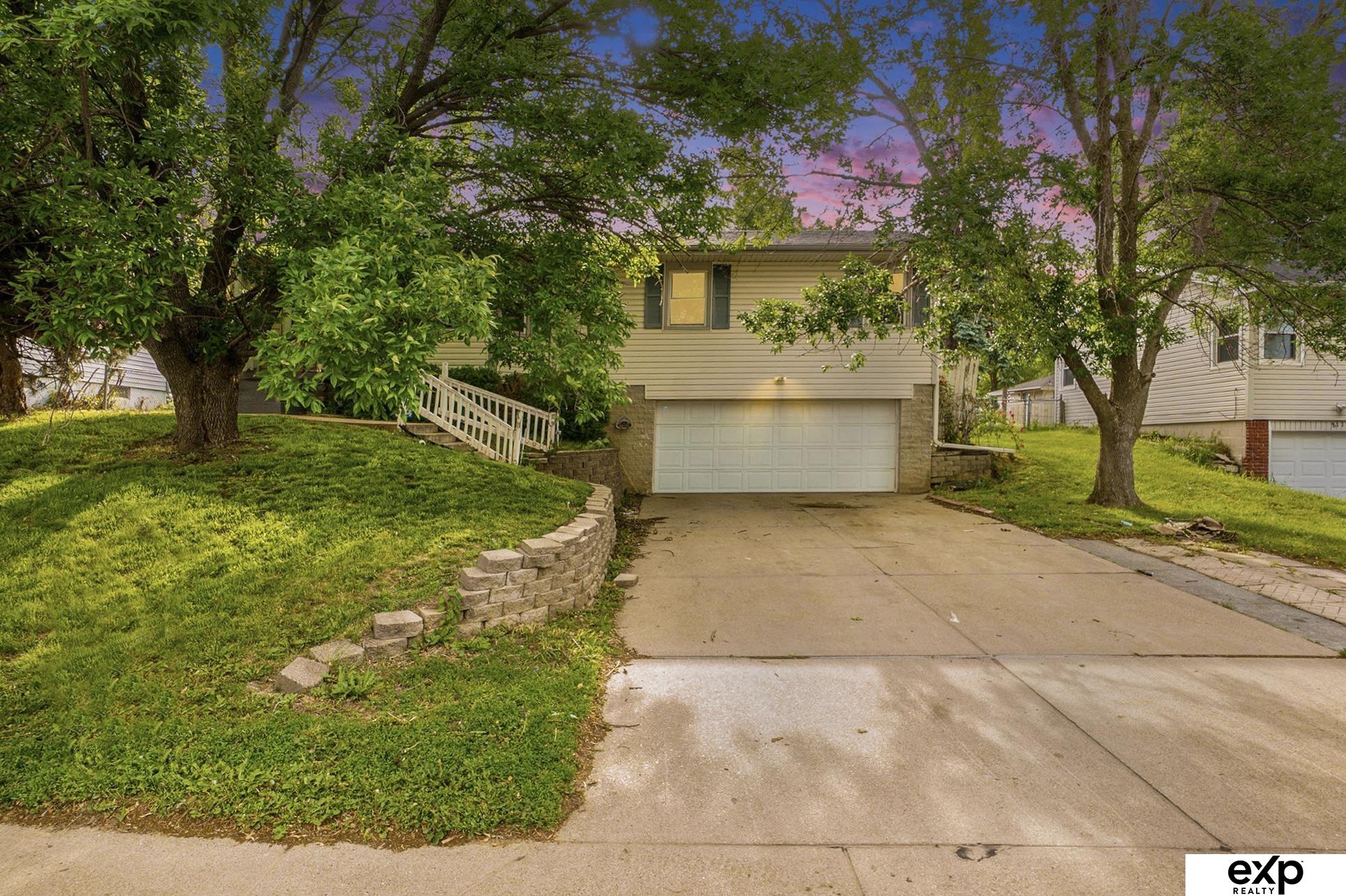 813 Janes View Street, Papillion, Nebraska image 1