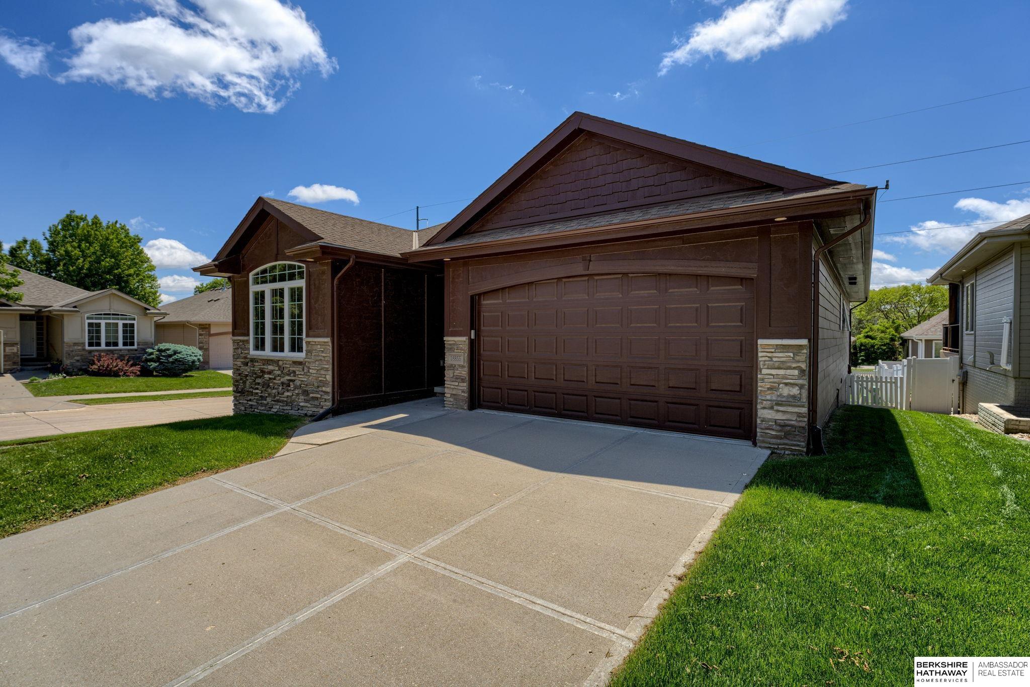18855 Mason Plaza, Omaha, Nebraska image 2