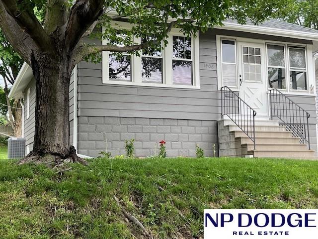 1406 S 55 Street, Omaha, Nebraska image 2