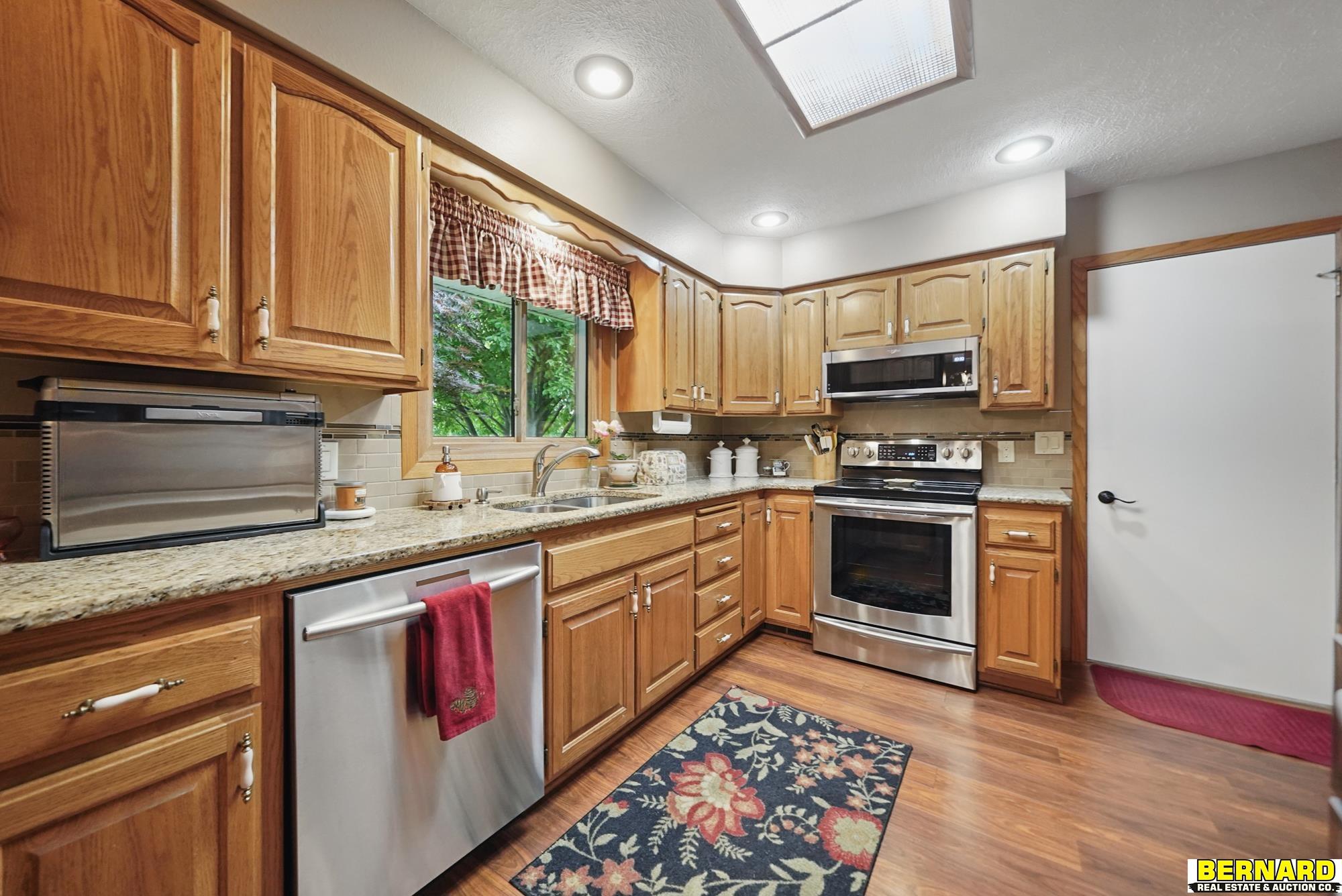 609 Pinewood Drive, Nebraska City, Nebraska image 24
