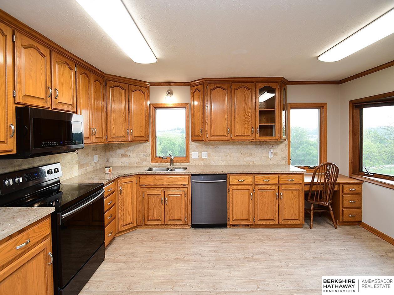 22327 Three Bridge Road, Council Bluffs, Iowa image 11