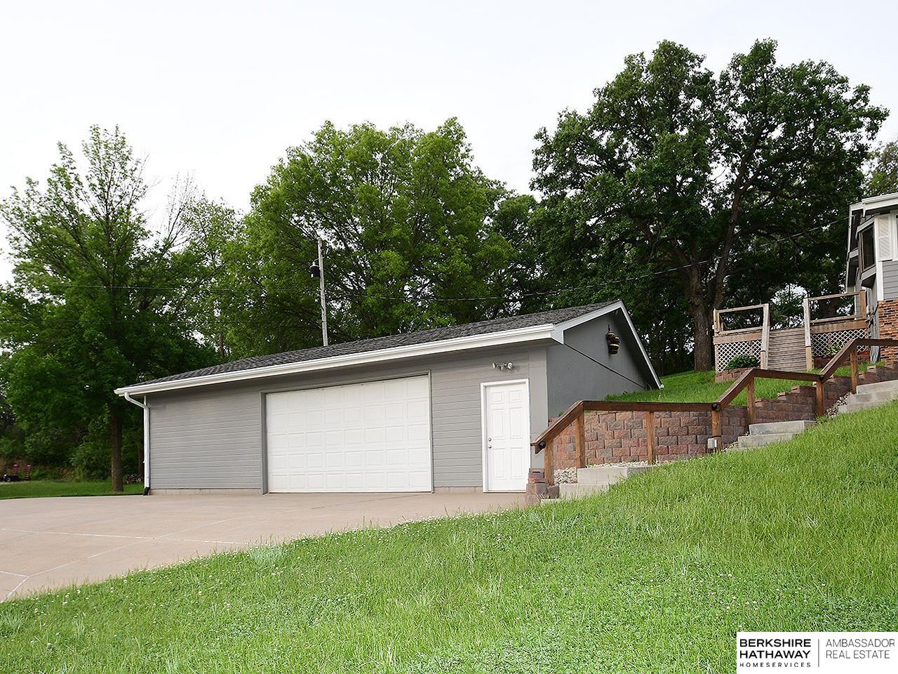 22327 Three Bridge Road, Council Bluffs, Iowa image 3
