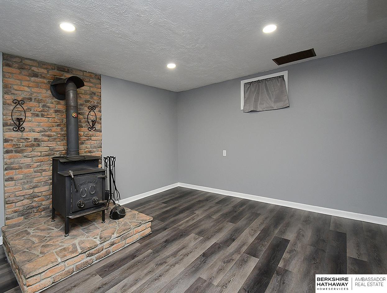22327 Three Bridge Road, Council Bluffs, Iowa image 21