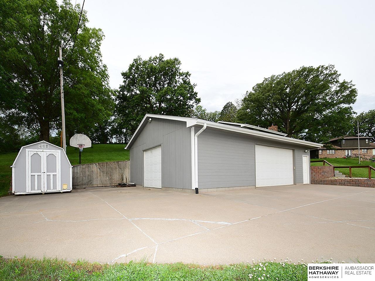 22327 Three Bridge Road, Council Bluffs, Iowa image 37