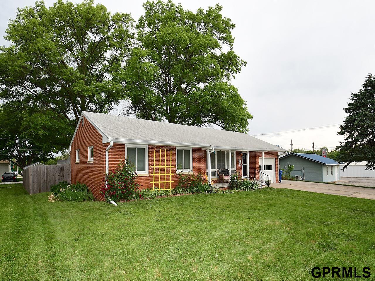 1735 Grove Avenue, Crete, Nebraska image 2