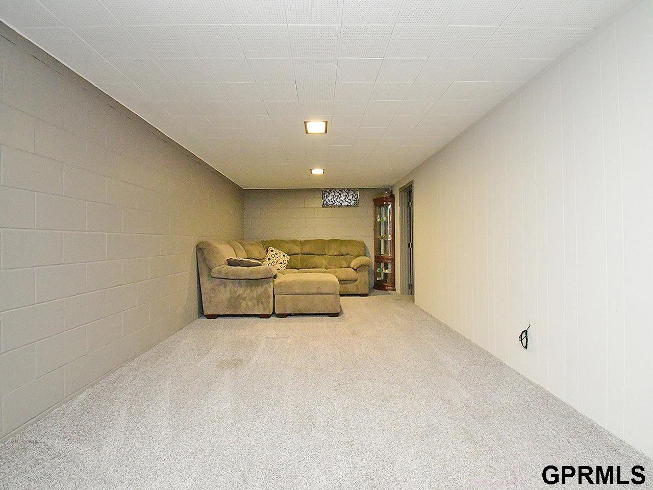 1735 Grove Avenue, Crete, Nebraska image 18