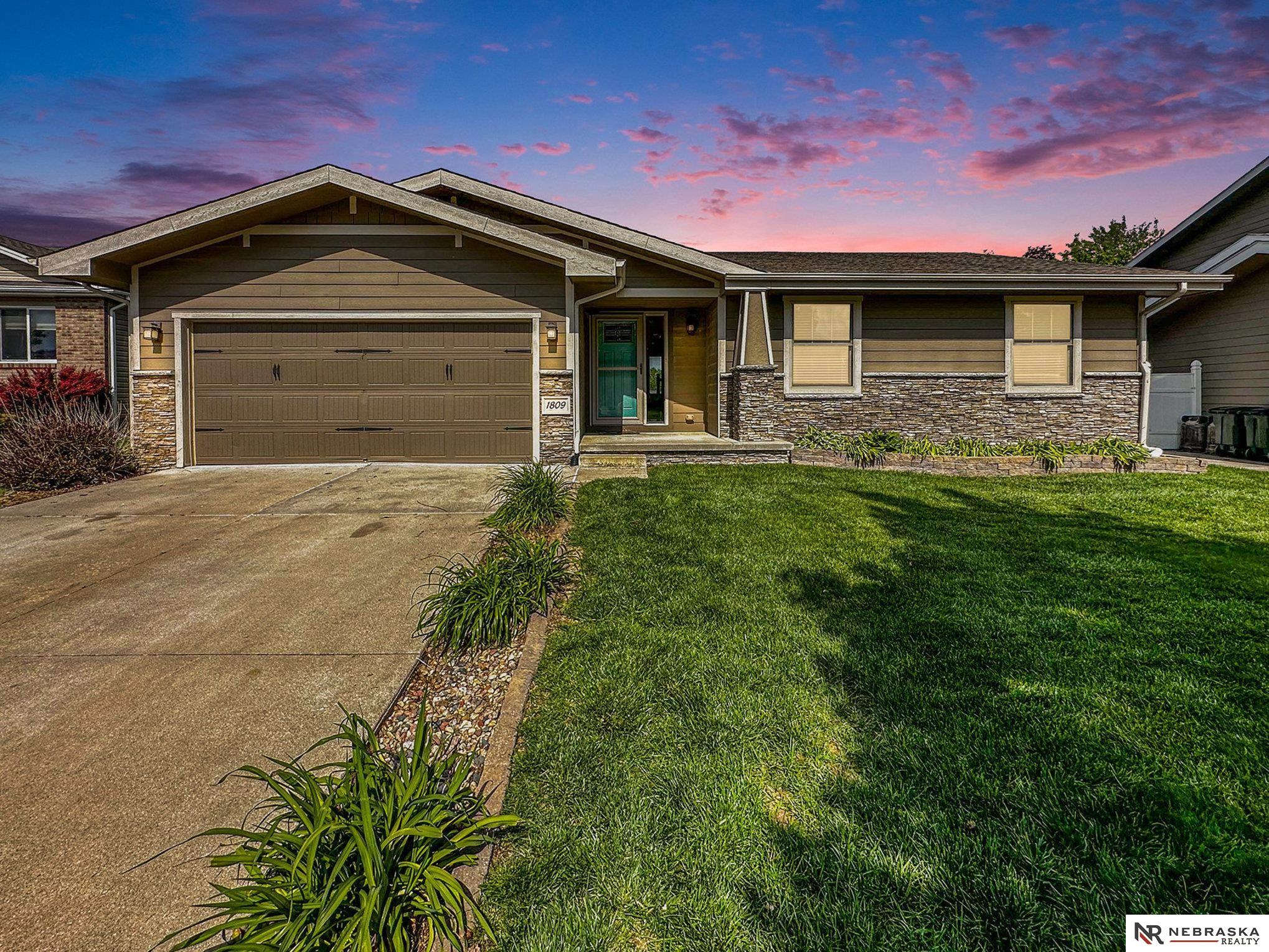 419 Karloff Circle, Yutan, Nebraska image 1