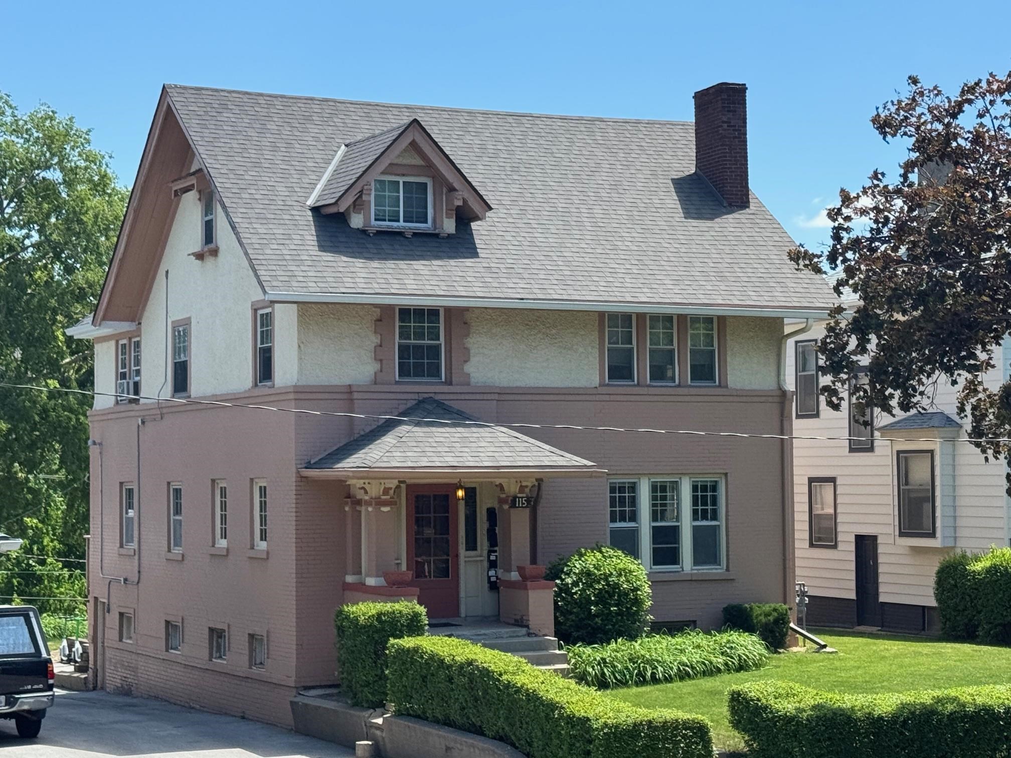 115 N 38th Avenue, Omaha NE 68131