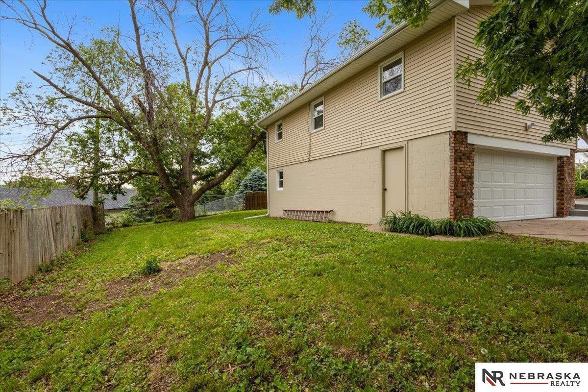 8261 Stephanie Lane, Bellevue, Nebraska image 43