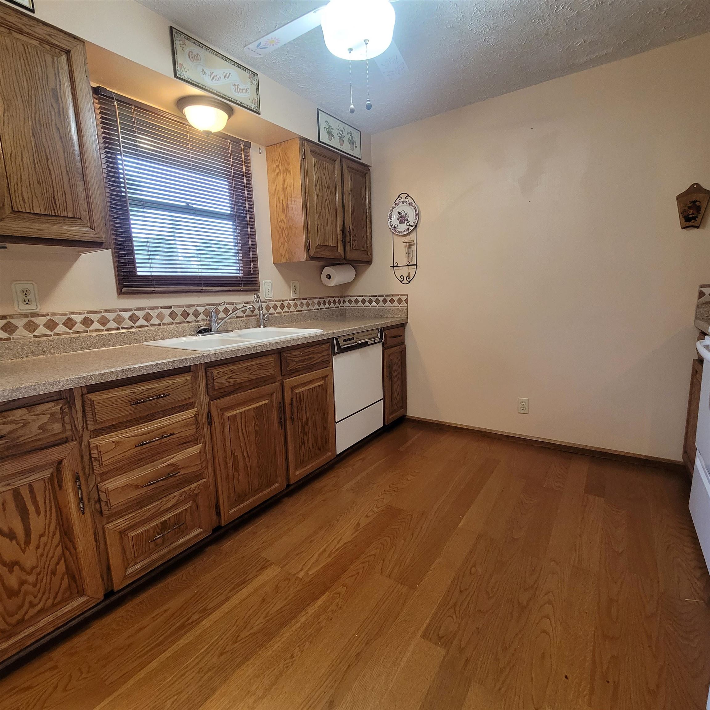 1826 N York Avenue, York, Nebraska image 17
