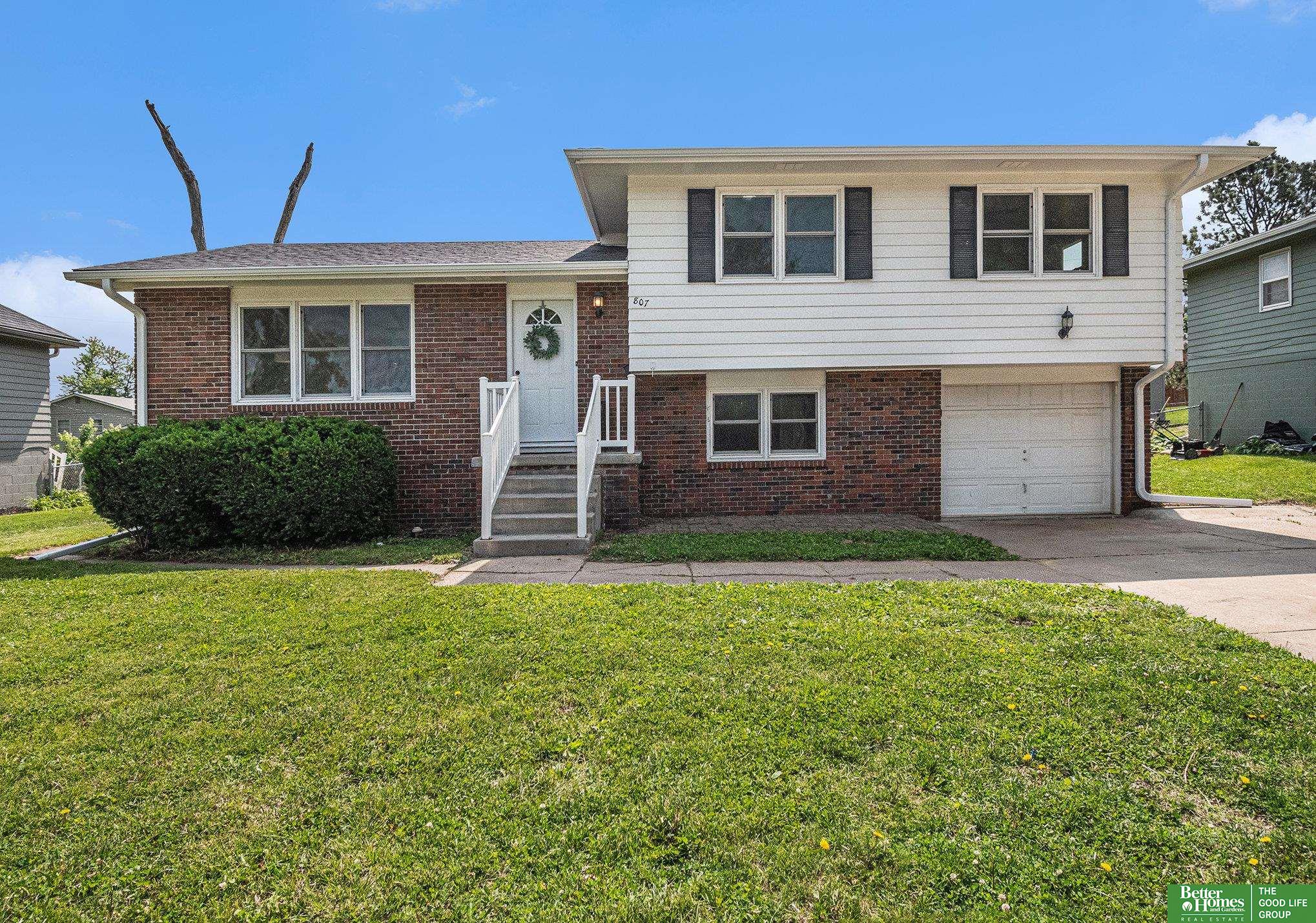 807 S Grandview Avenue, Papillion, Nebraska image 1