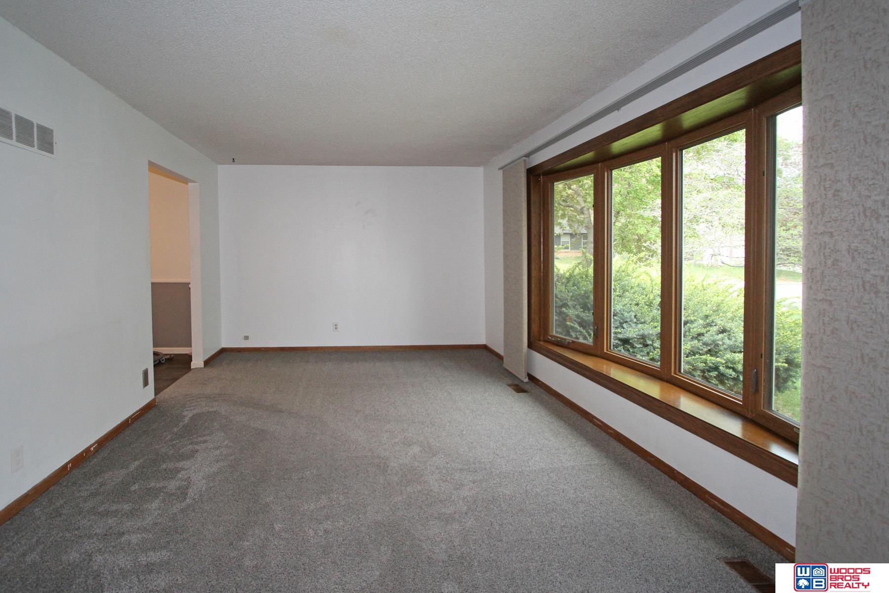2501 Jacquelyn Drive, Lincoln, Nebraska image 3