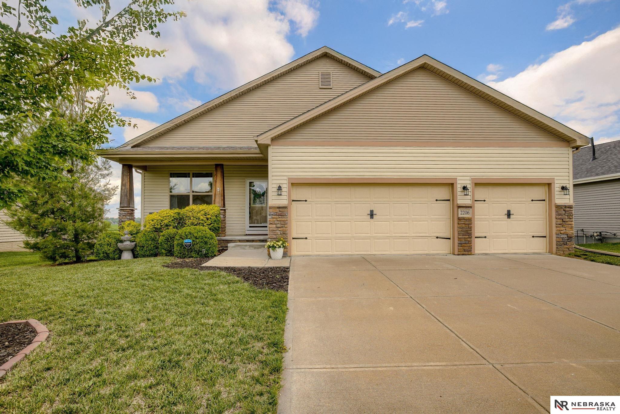 2206 Alexandra Road, Papillion, Nebraska image 1