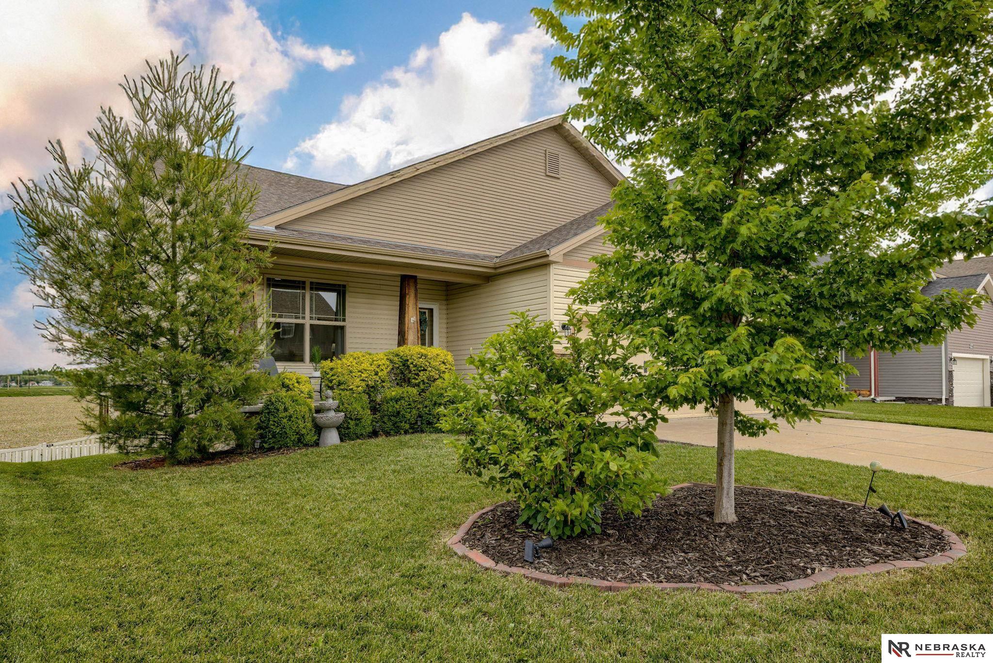 2206 Alexandra Road, Papillion, Nebraska image 2