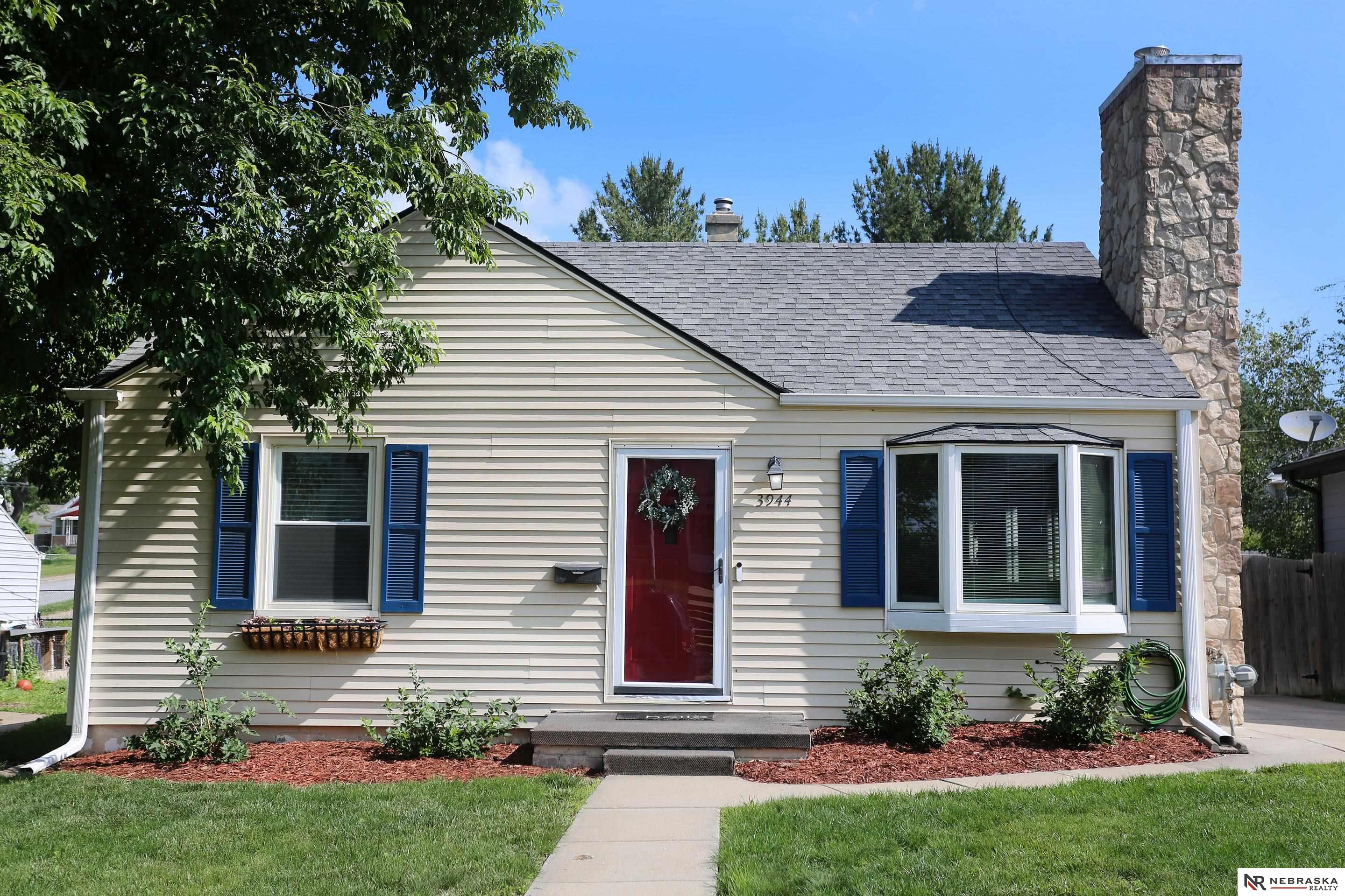 3944 V Street, Omaha, Nebraska image 1