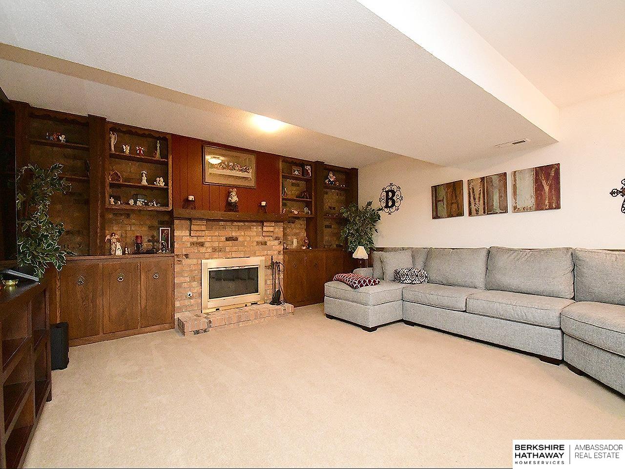 4430 Shady Lane Circle, Omaha, Nebraska image 28