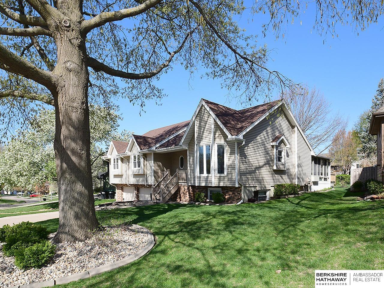 15712 Jackson Drive, Omaha, Nebraska image 2