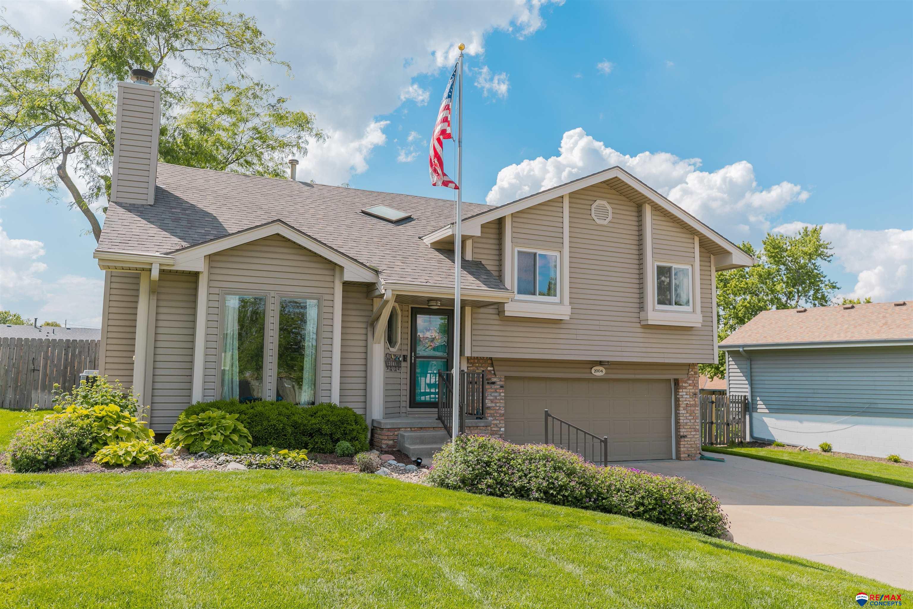 2004 Ann Marie Court, Papillion, Nebraska image 1