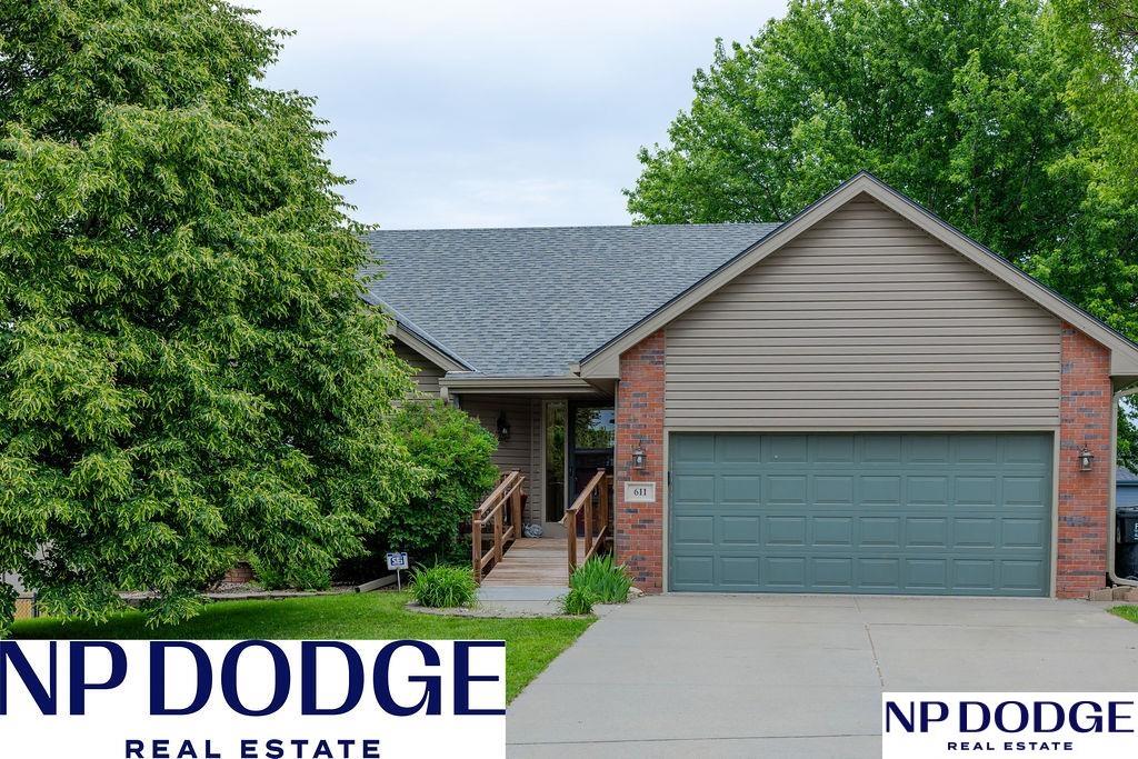 611 Diamond Lane, Papillion, Nebraska image 1