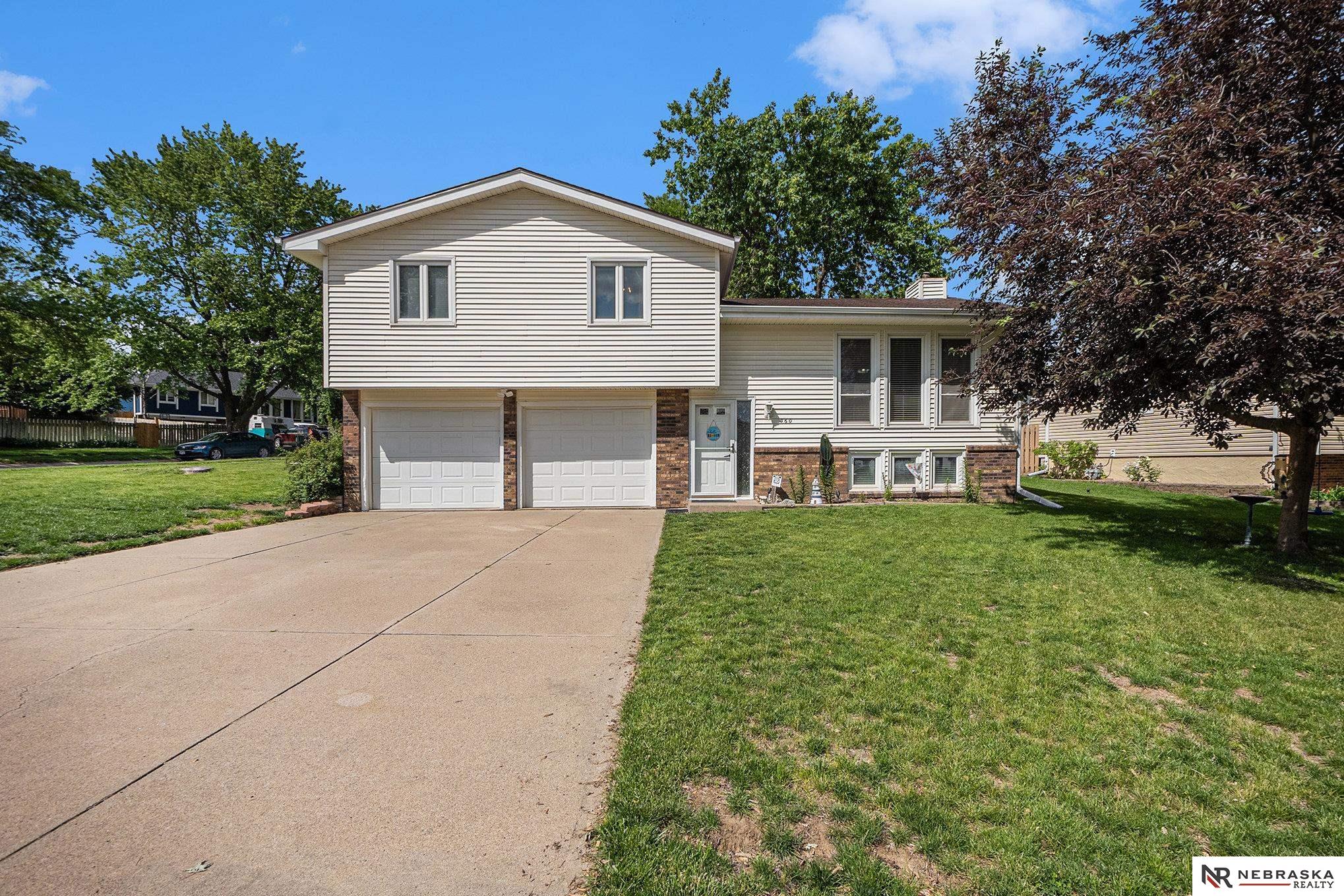 360 Windsor Drive, Papillion, Nebraska image 1