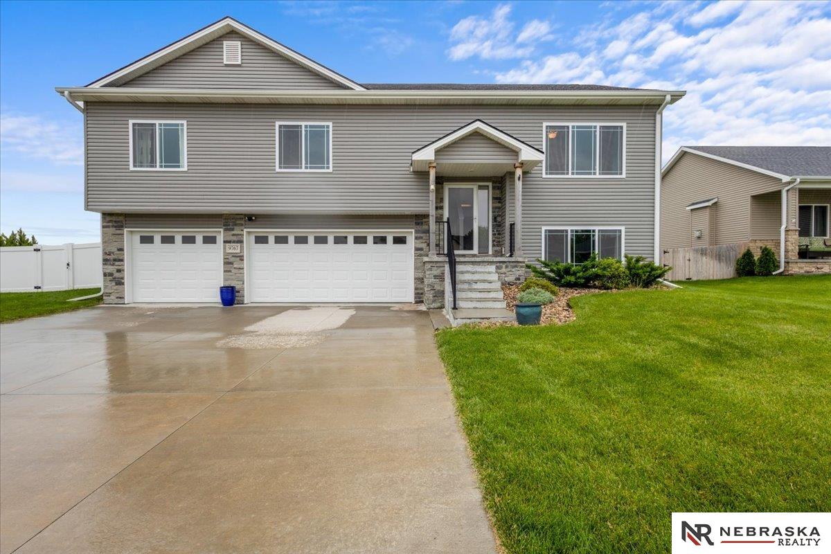 9767 Napa Ridge Drive, Lincoln, Nebraska image 1