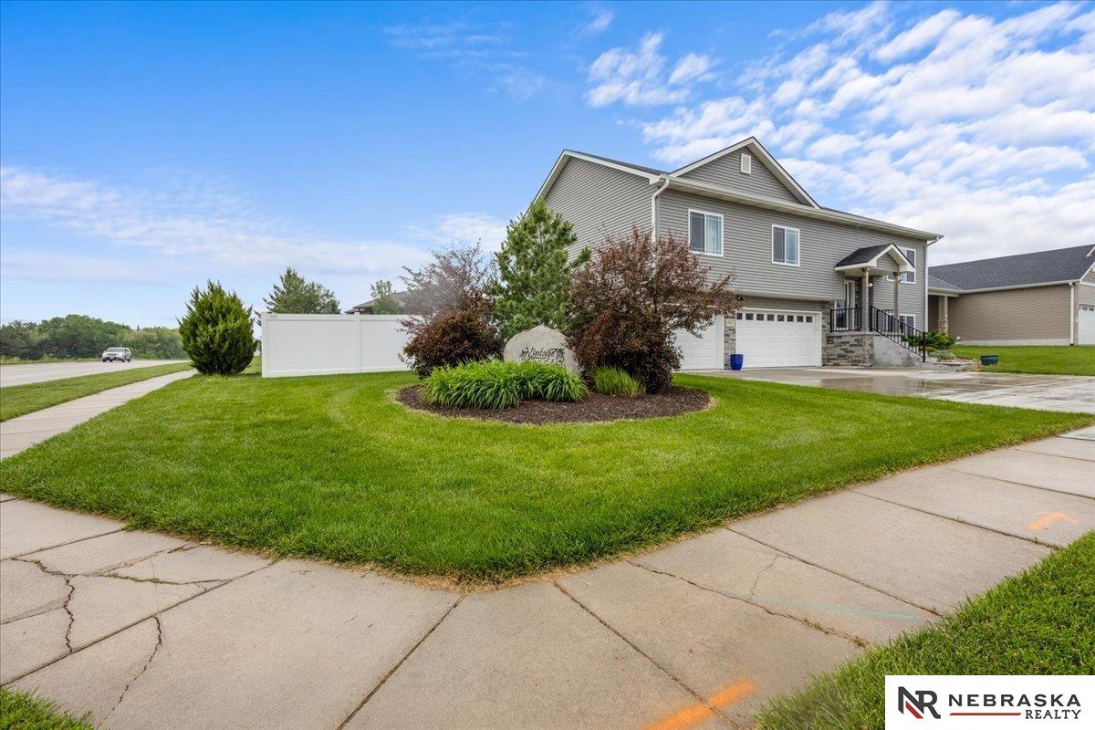9767 Napa Ridge Drive, Lincoln, Nebraska image 2