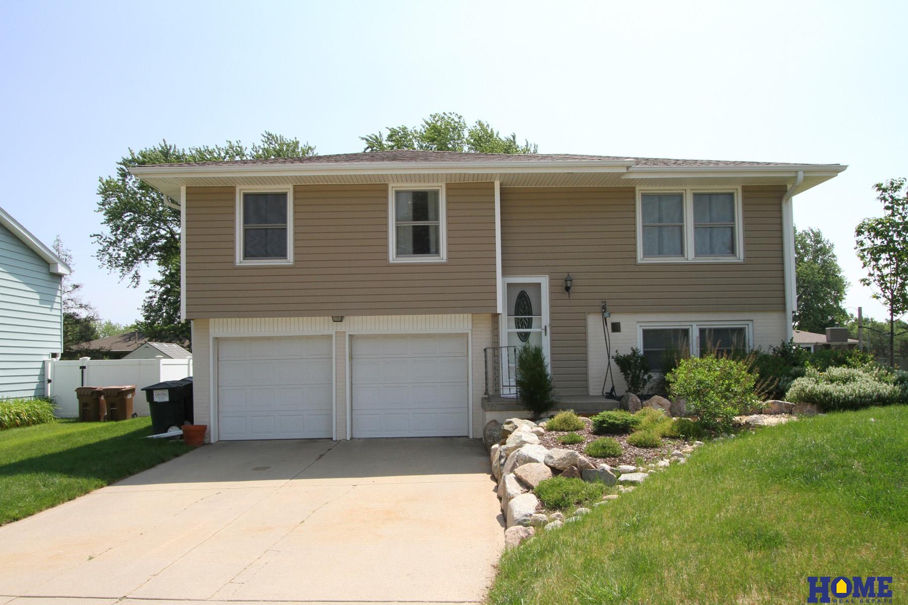 5632 Stonecliffe Court, Lincoln, Nebraska image 1