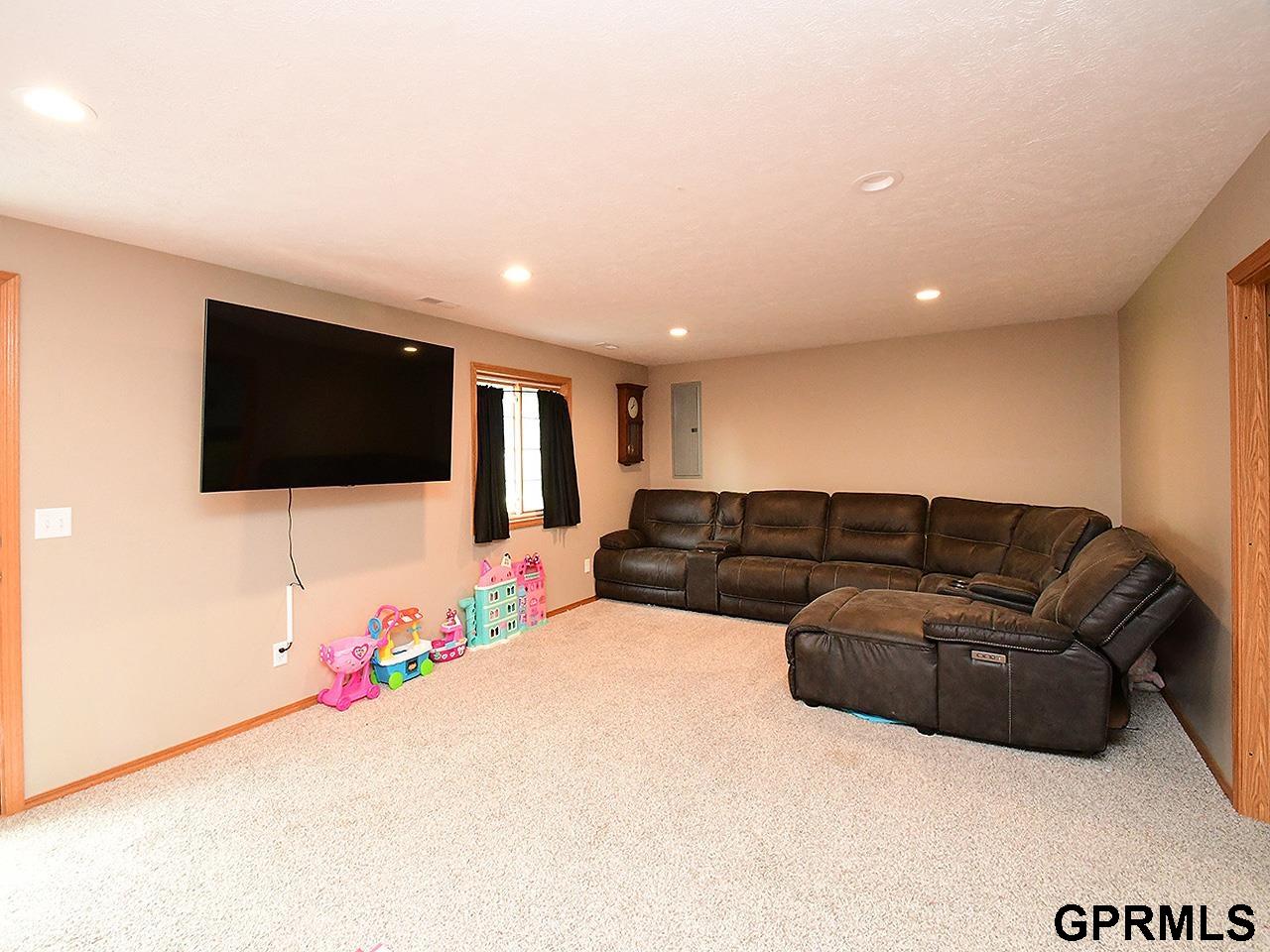 1831 Redstone Road, Lincoln, Nebraska image 19