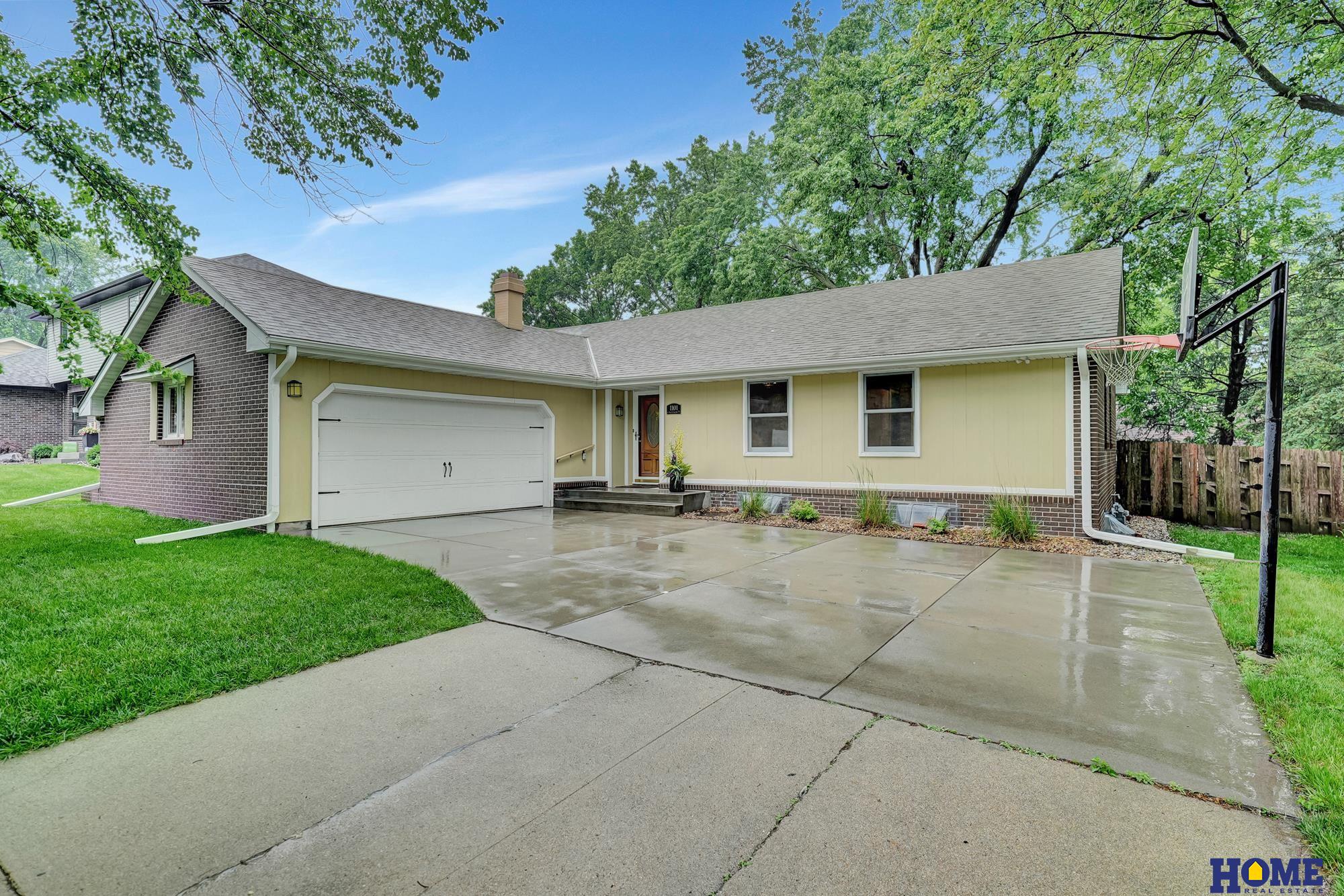 1101 Coachmans Drive, Lincoln, Nebraska image 1