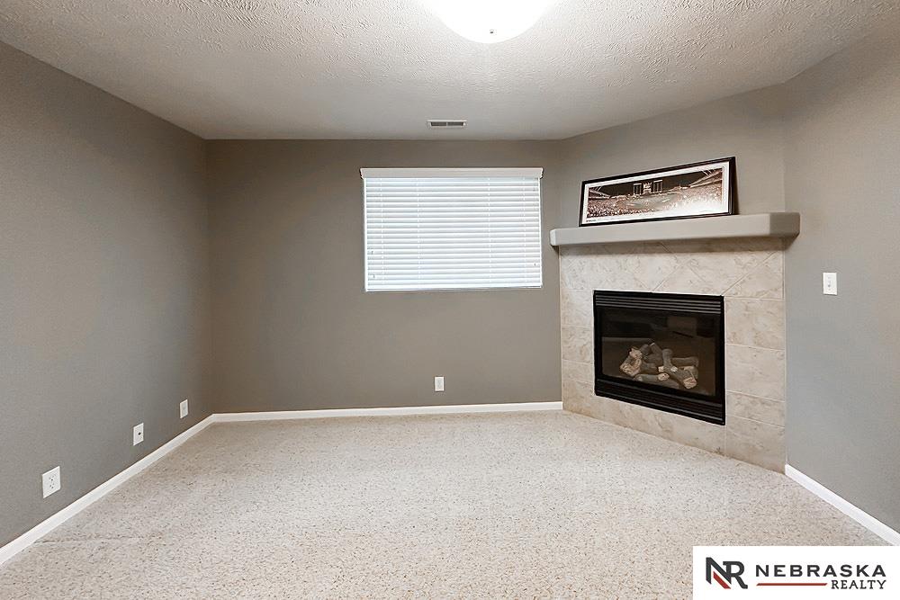 18028 Olive Street, Omaha, Nebraska image 25