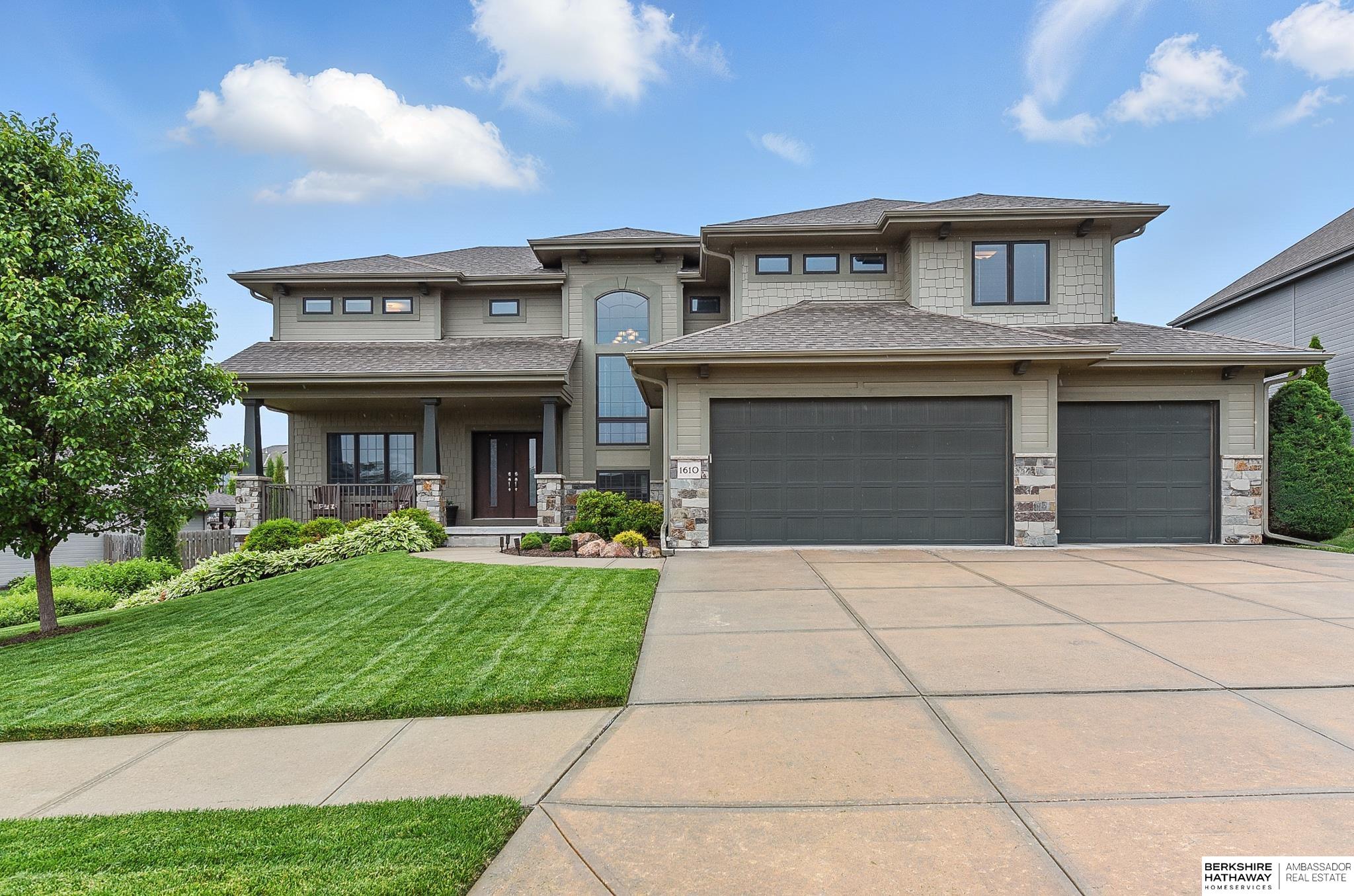 1610 S 207th Street, Elkhorn, Nebraska image 1