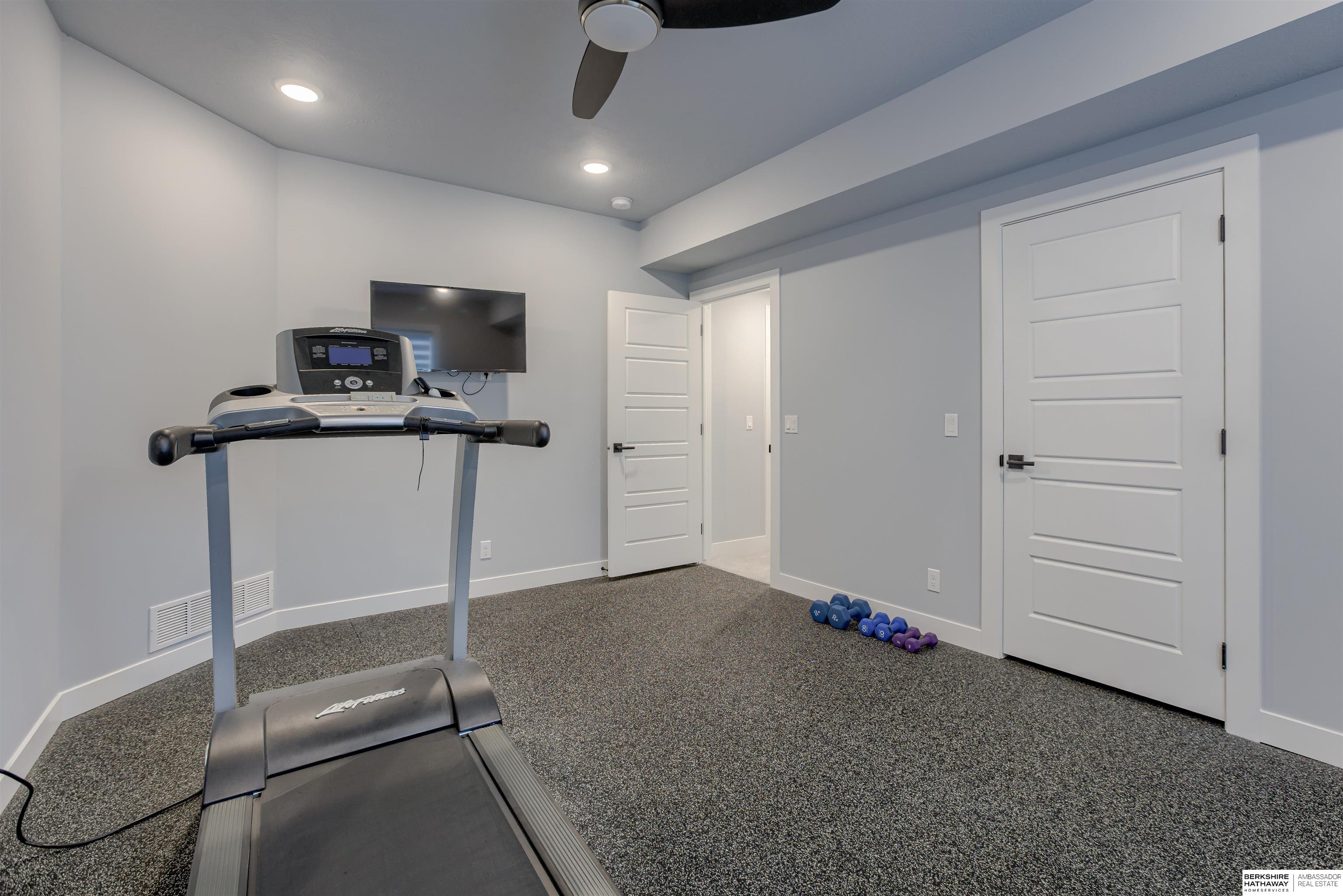 18244 Cheyenne Road, Omaha, Nebraska image 26