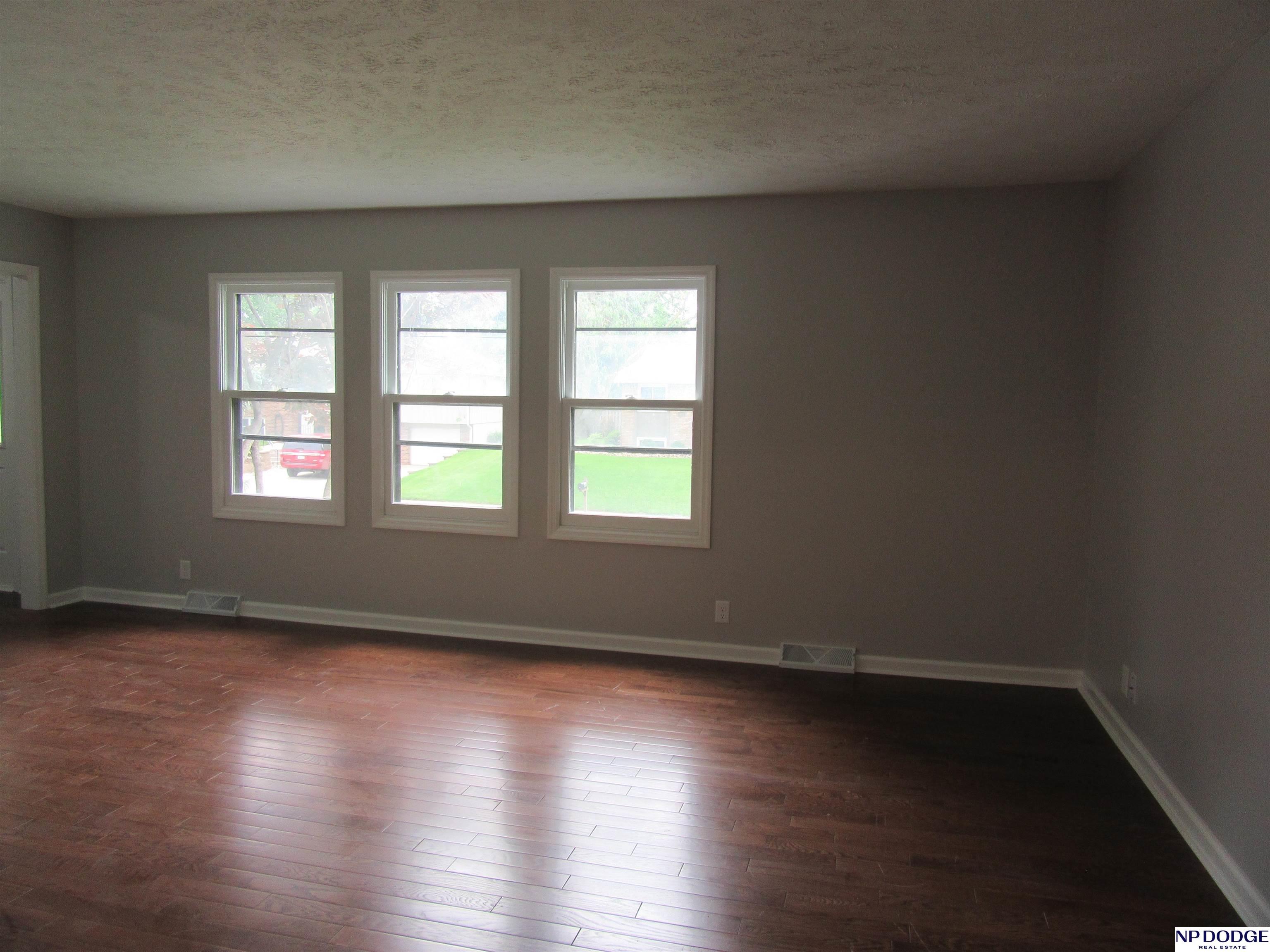 652 S 212th Street, Omaha, Nebraska image 6