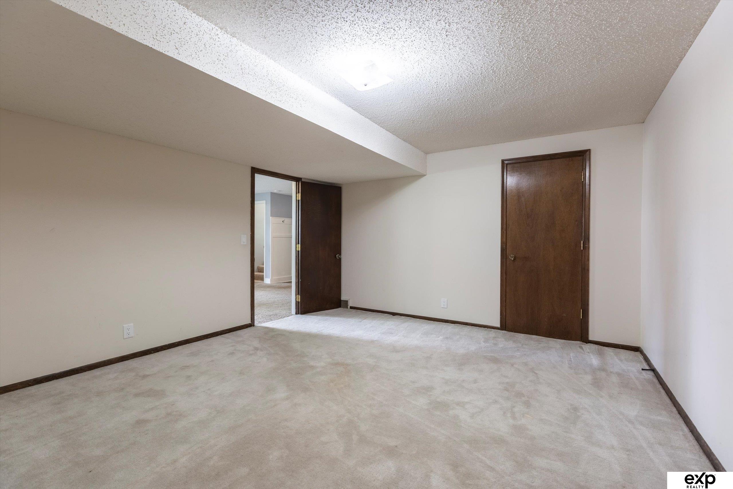 15461 Harney Street, Omaha, Nebraska image 32