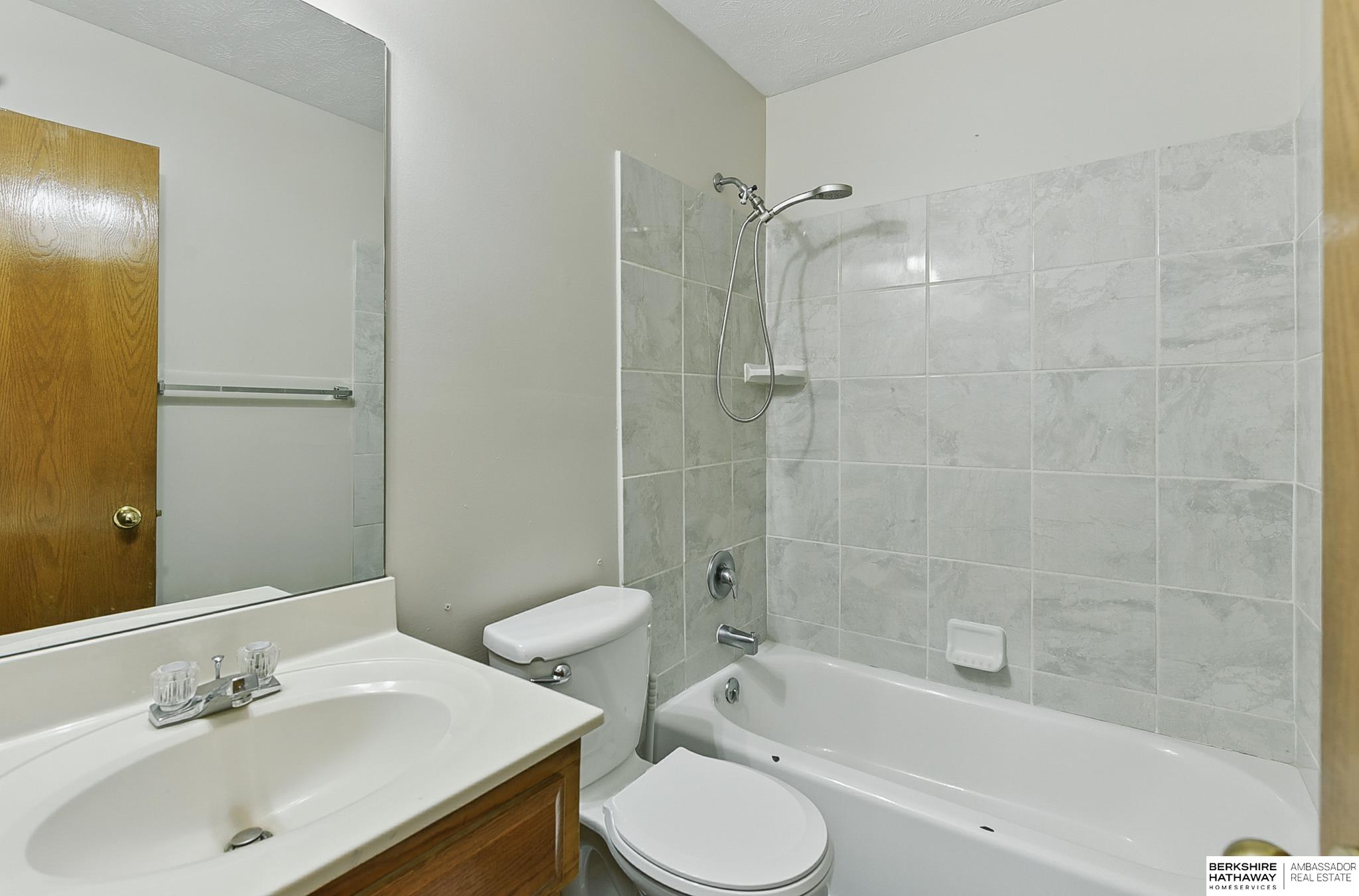 8517 Vernon Avenue, Omaha, Nebraska image 19
