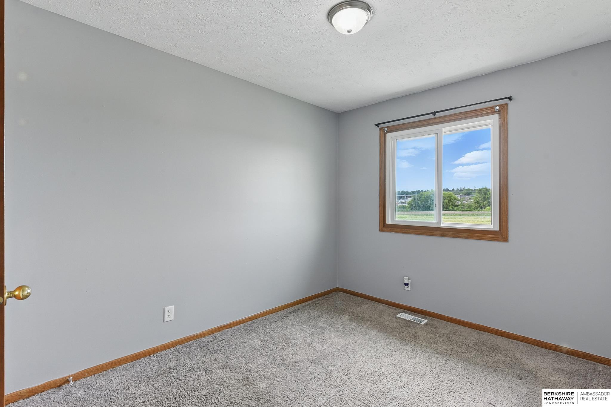 8517 Vernon Avenue, Omaha, Nebraska image 20