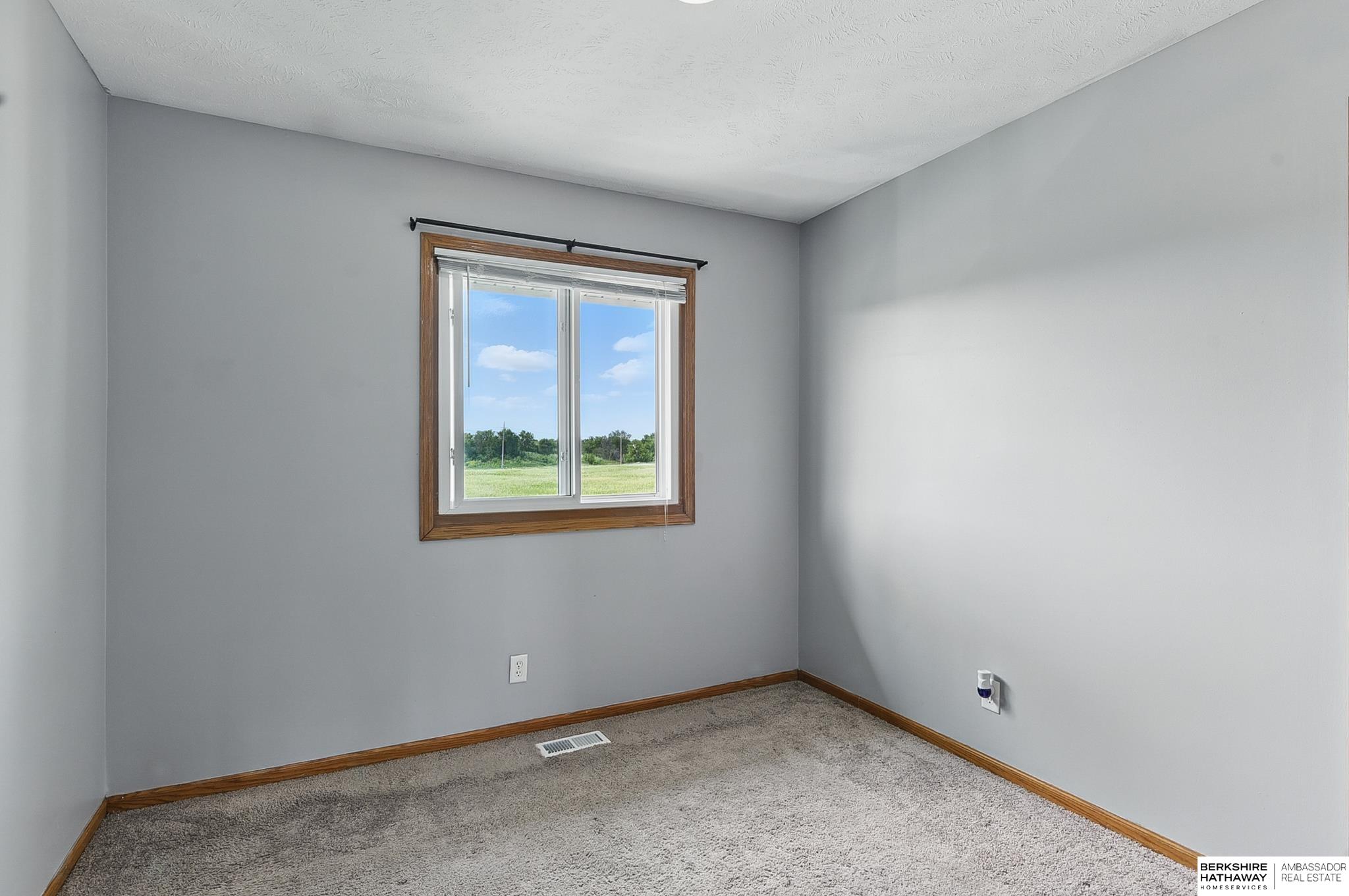 8517 Vernon Avenue, Omaha, Nebraska image 26