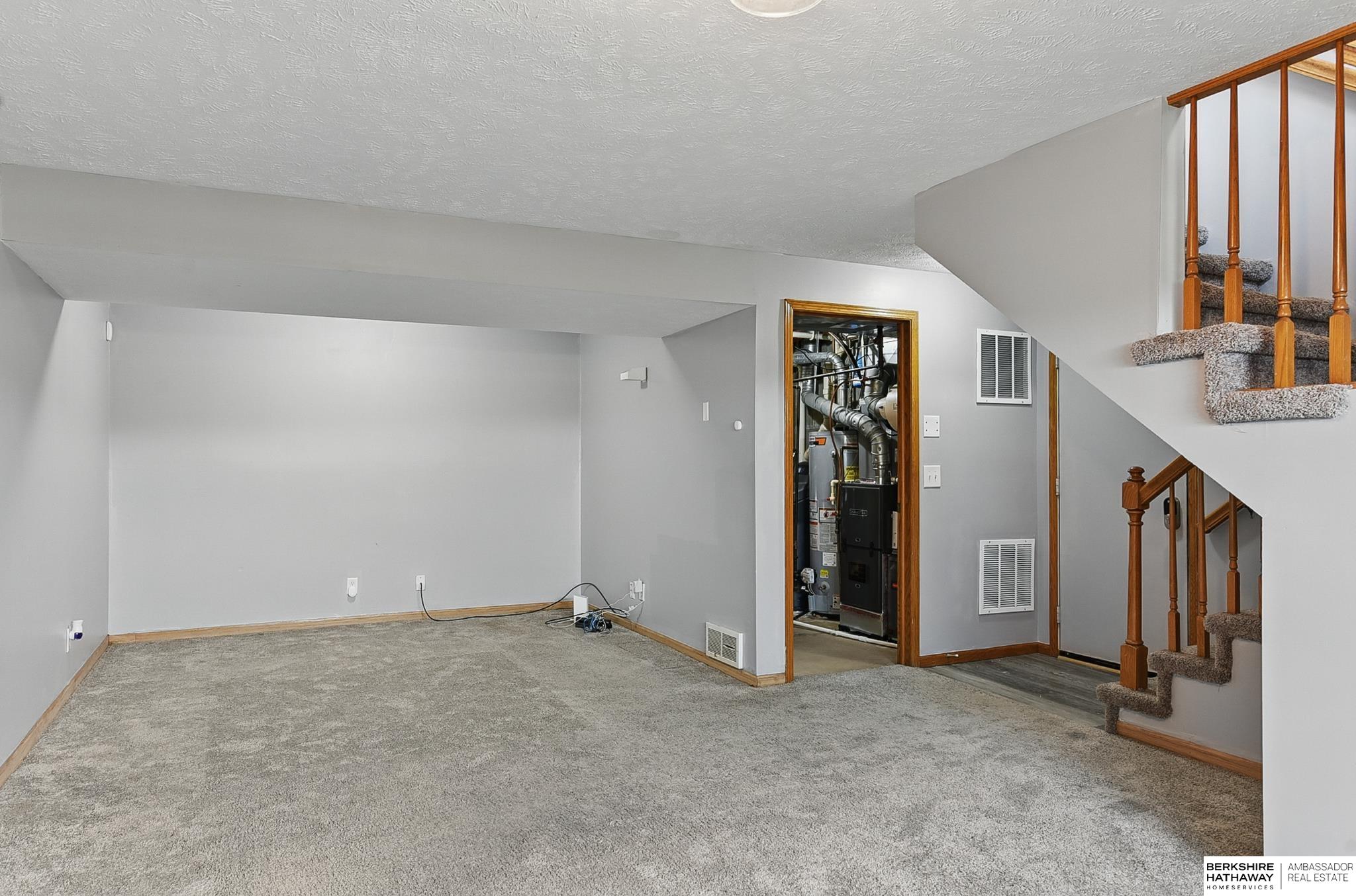 8517 Vernon Avenue, Omaha, Nebraska image 28