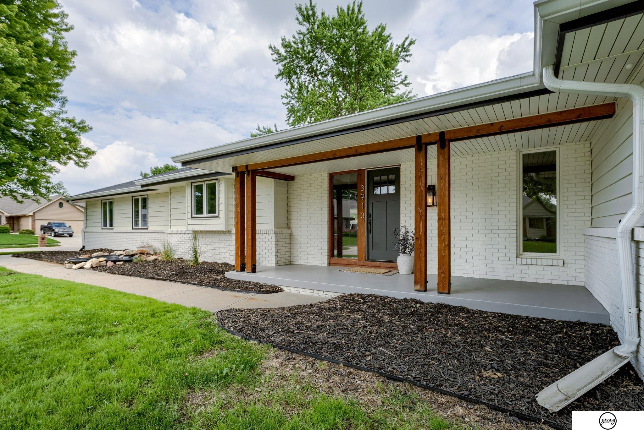3913 N 207th Street, Elkhorn, Nebraska image 3