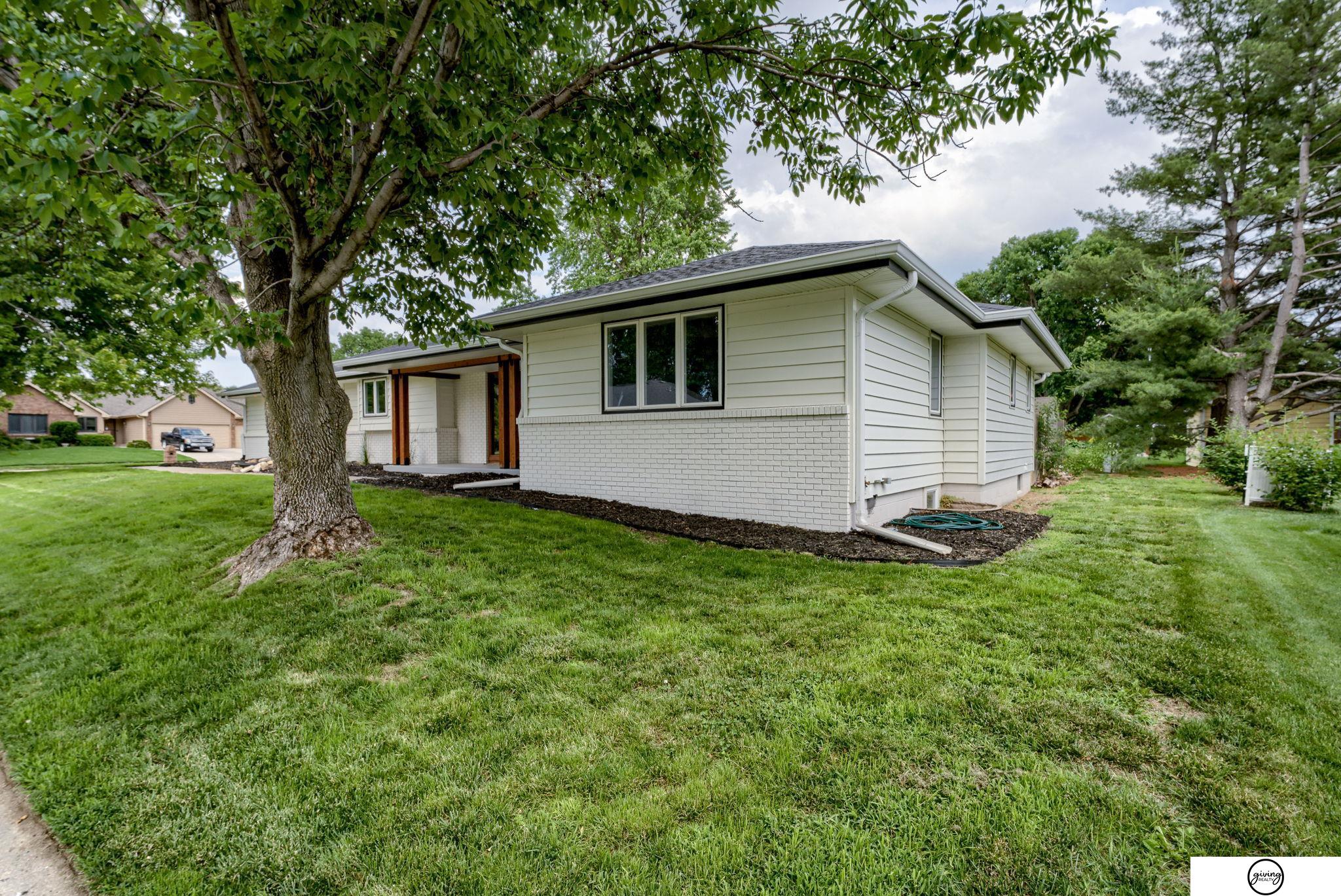 3913 N 207th Street, Elkhorn, Nebraska image 4