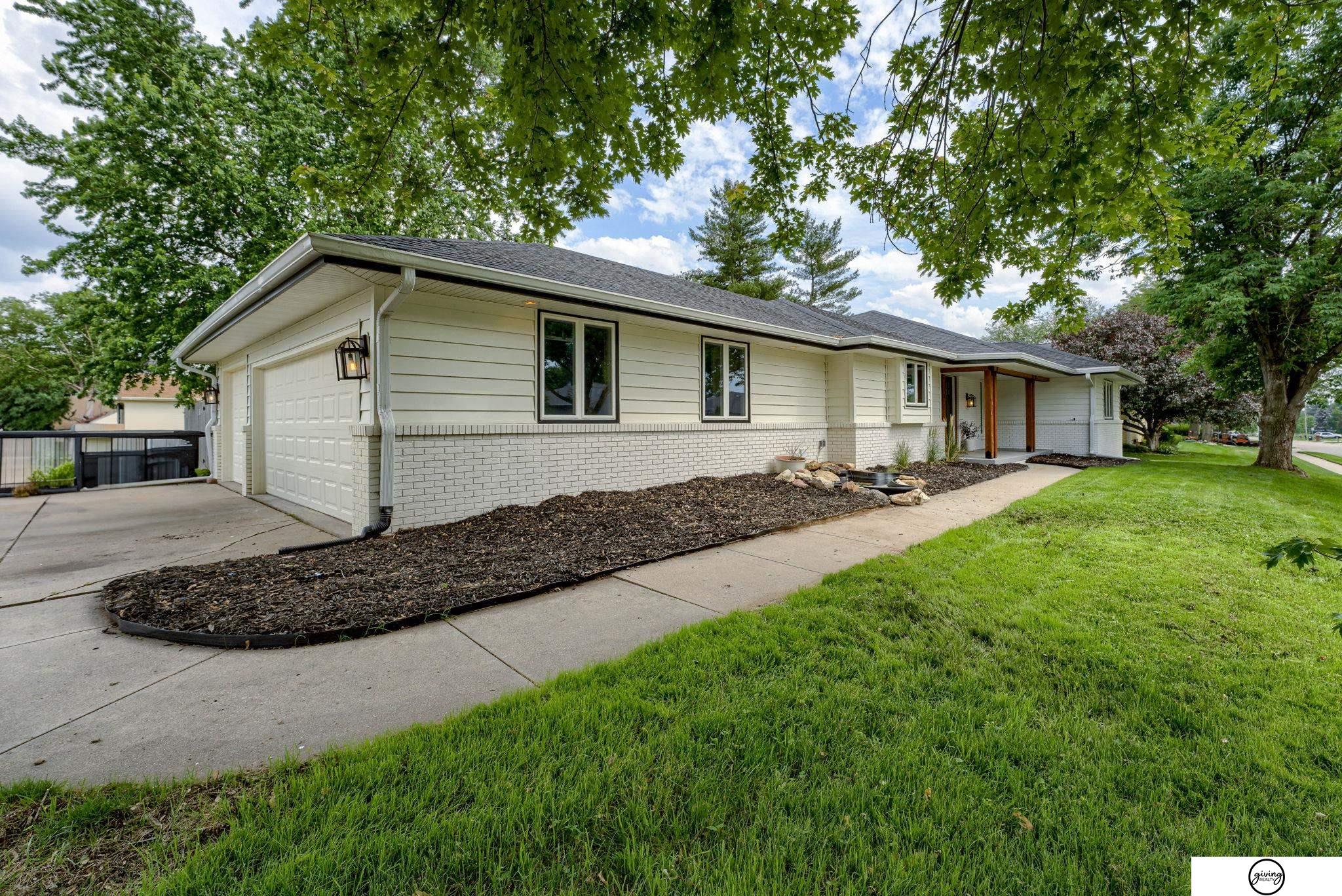 3913 N 207th Street, Elkhorn, Nebraska image 6