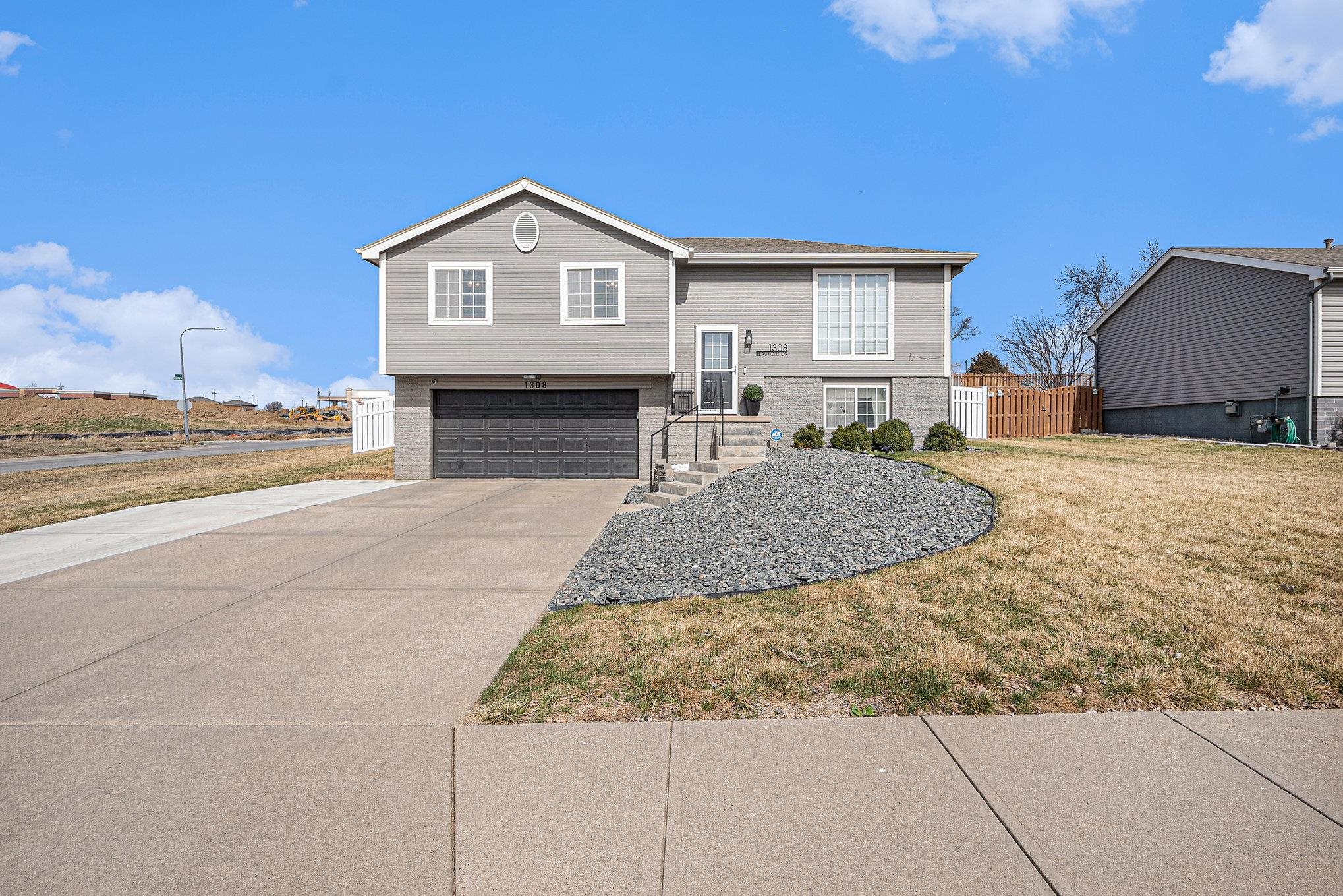 1308 Beaufort Drive, Papillion NE 68133